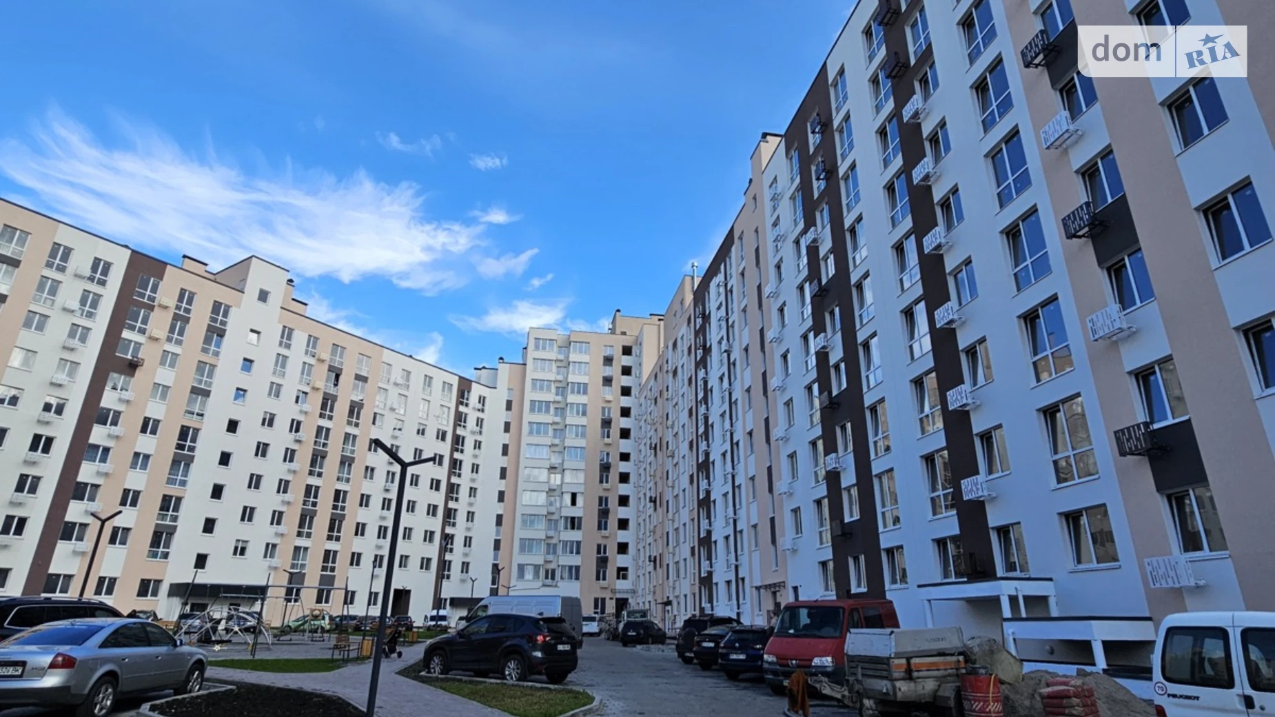 Продается 1-комнатная квартира 38 кв. м в Ровно, ул. Соборная, 289 - фото 2