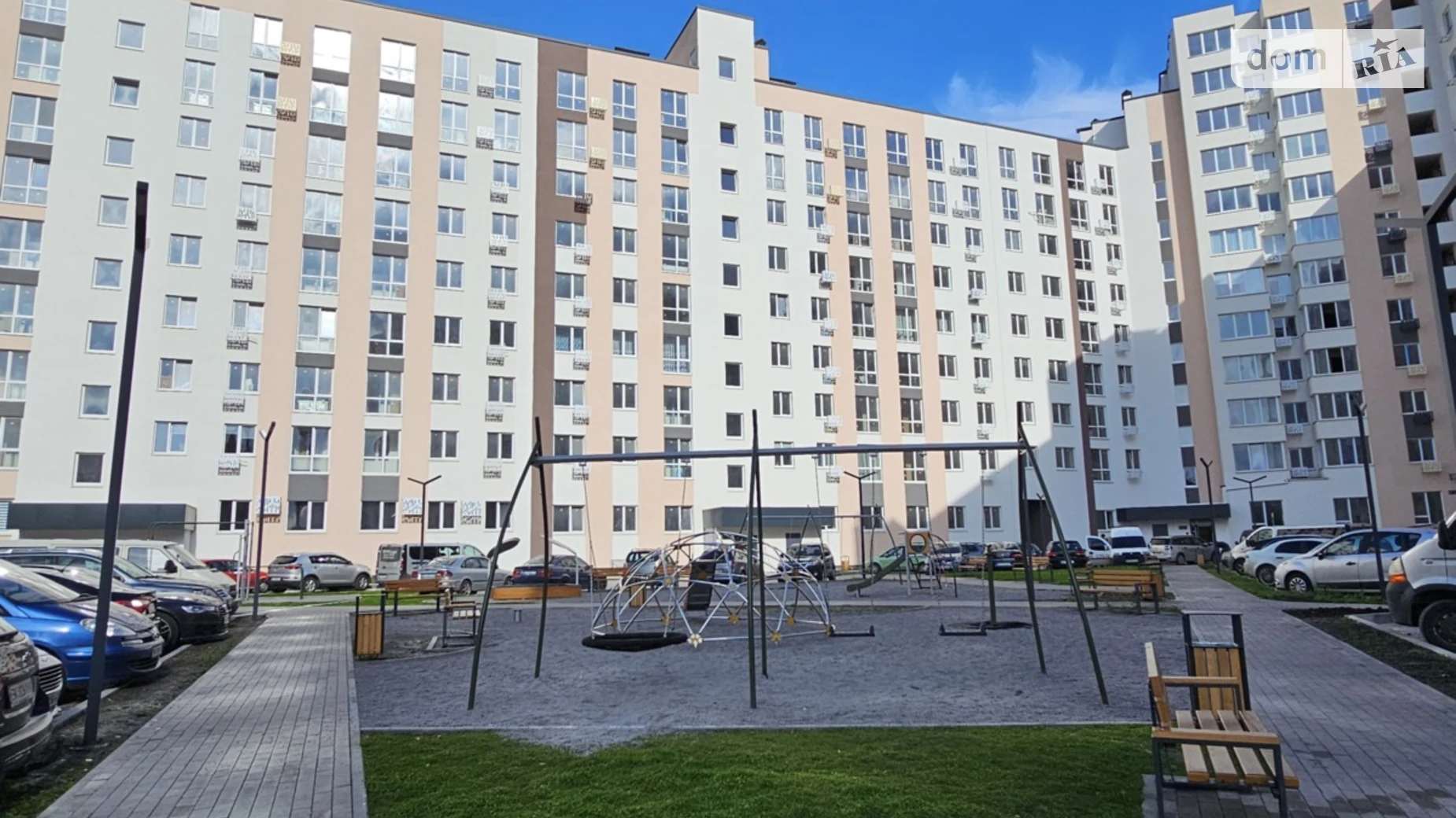Продается 1-комнатная квартира 38 кв. м в Ровно, ул. Соборная, 289 - фото 4