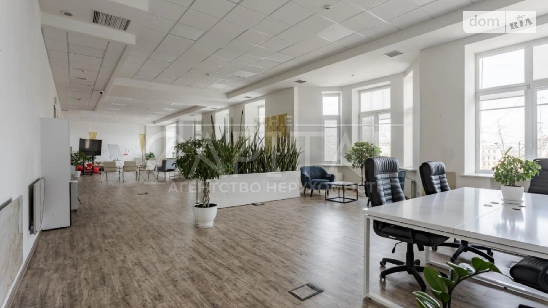 Сдается в аренду офис 2348 кв. м в бизнес-центре, цена: 54004 $ - фото 4