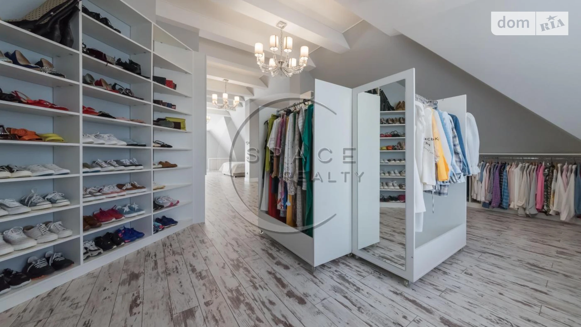 Сдается в аренду дом на 3 этажа 750 кв. м с мебелью, цена: 7000 $ - фото 2