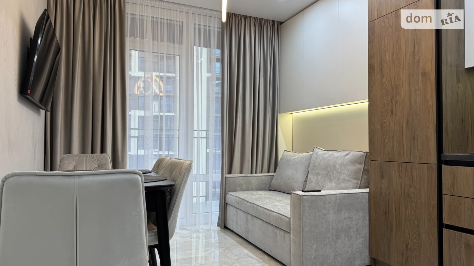 Продается 1-комнатная квартира 41 кв. м в Ивано-Франковске, ул. Юліана Пелеша(Крайковского) - фото 2