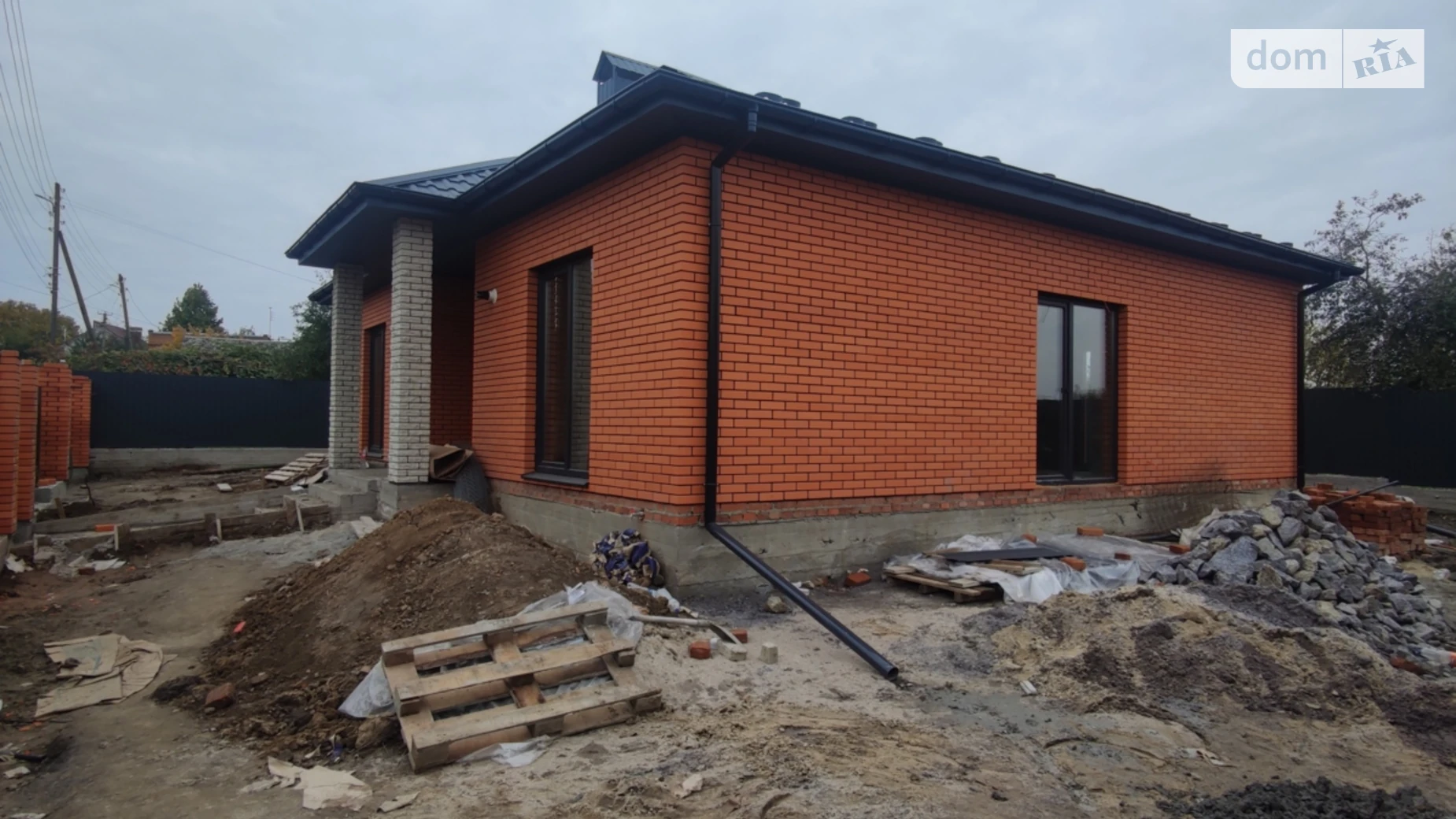 Продается одноэтажный дом 95 кв. м с камином, цена: 89000 $ - фото 2