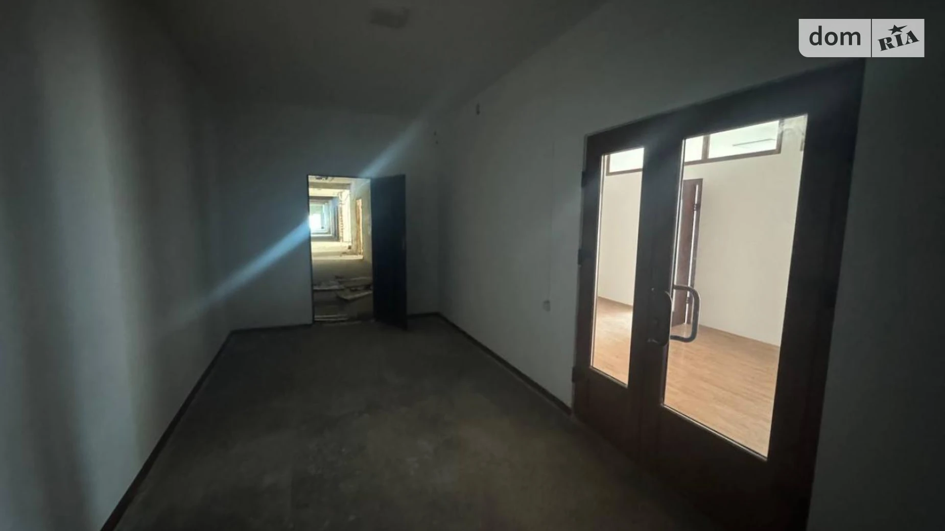 Продается офис 585.2 кв. м в бизнес-центре, цена: 180000 $ - фото 3