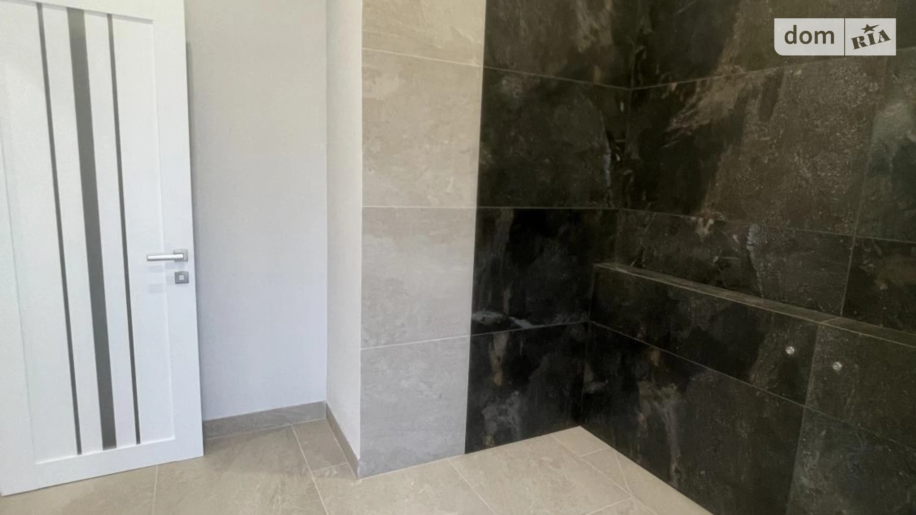 Продается 4-комнатная квартира 93.3 кв. м в Ужгороде, ул. Подгорная, 1 - фото 2
