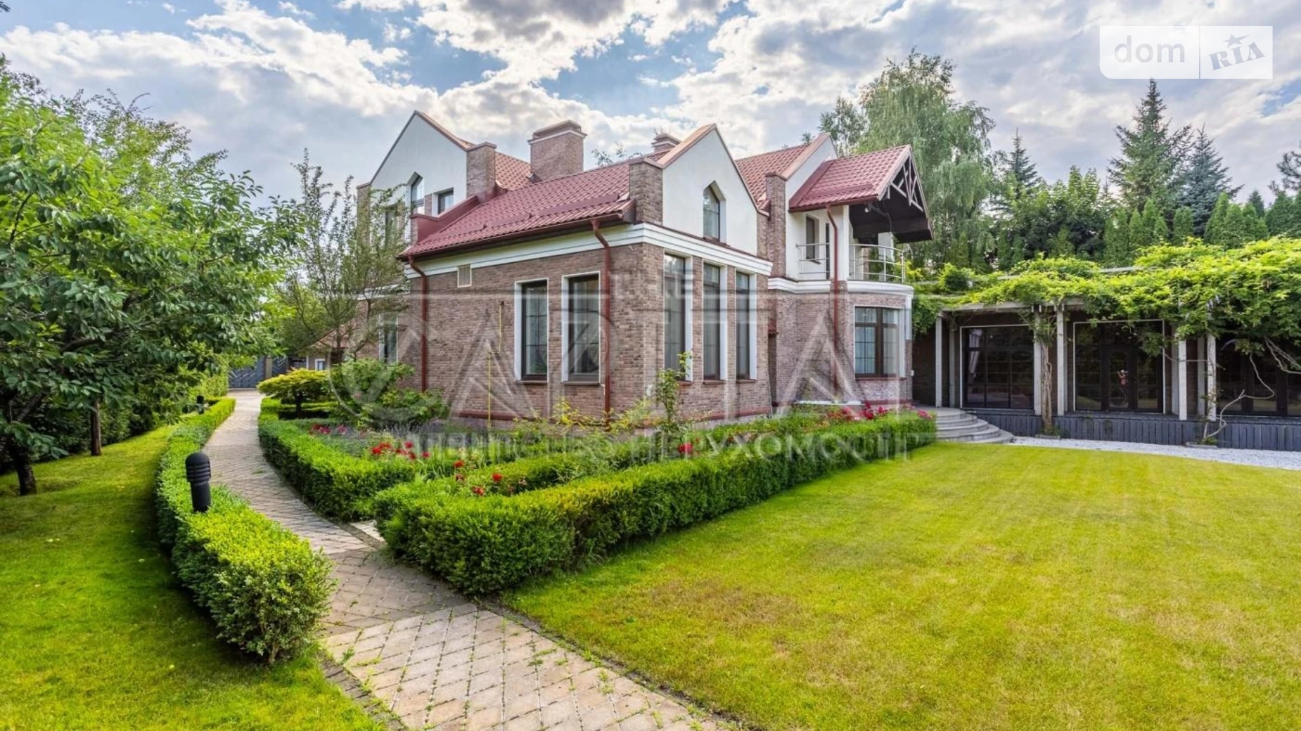 Сдается в аренду дом на 2 этажа 345.2 кв. м с бассейном, цена: 7000 $ - фото 2