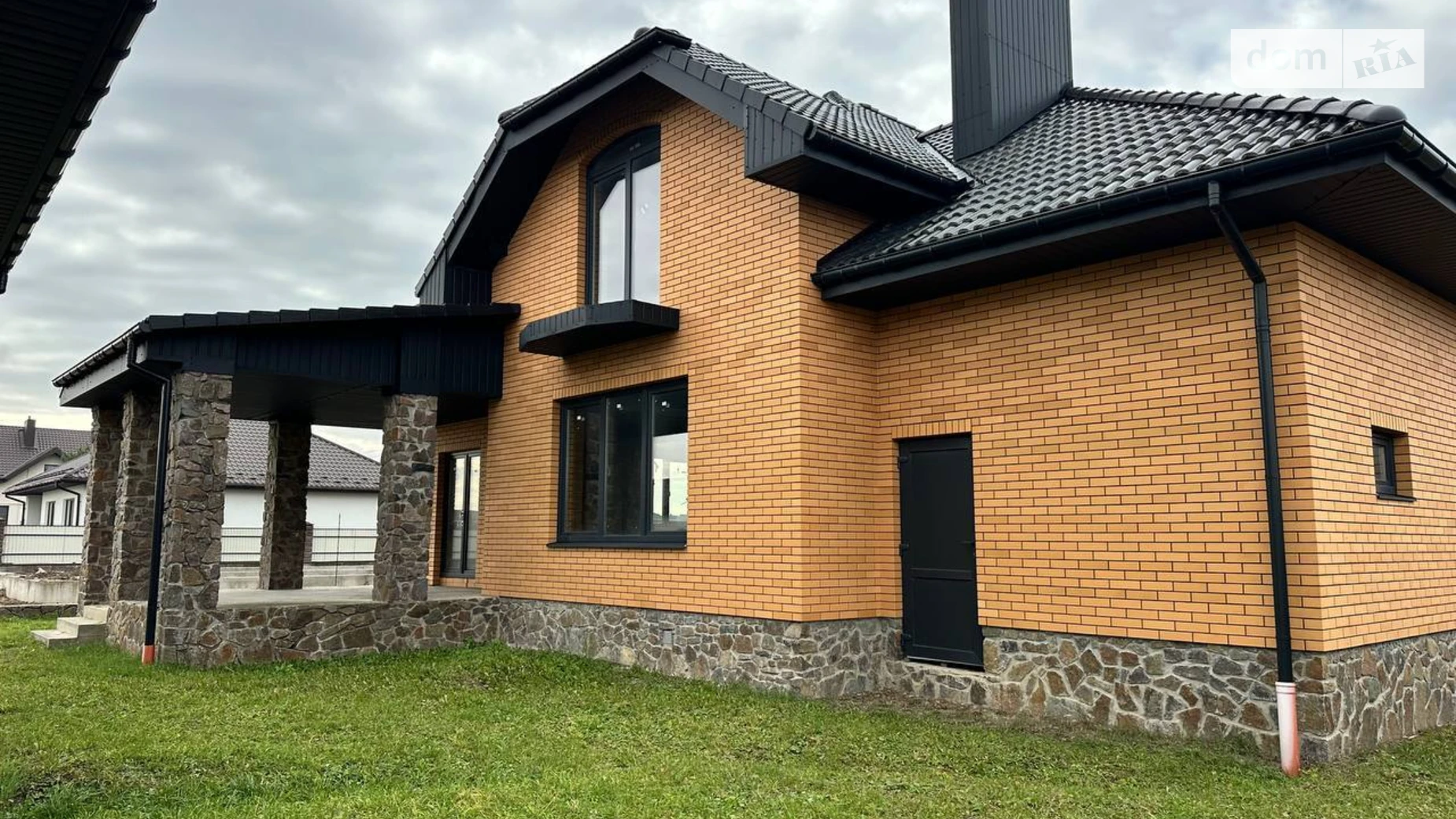 Продается дом на 2 этажа 200 кв. м с камином, цена: 180000 $ - фото 5