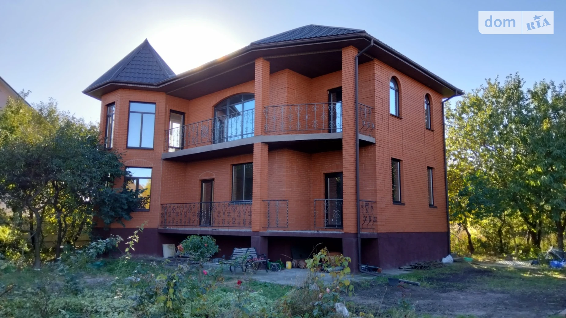 Продается дом на 3 этажа 260 кв. м с гаражом, цена: 278000 $ - фото 2
