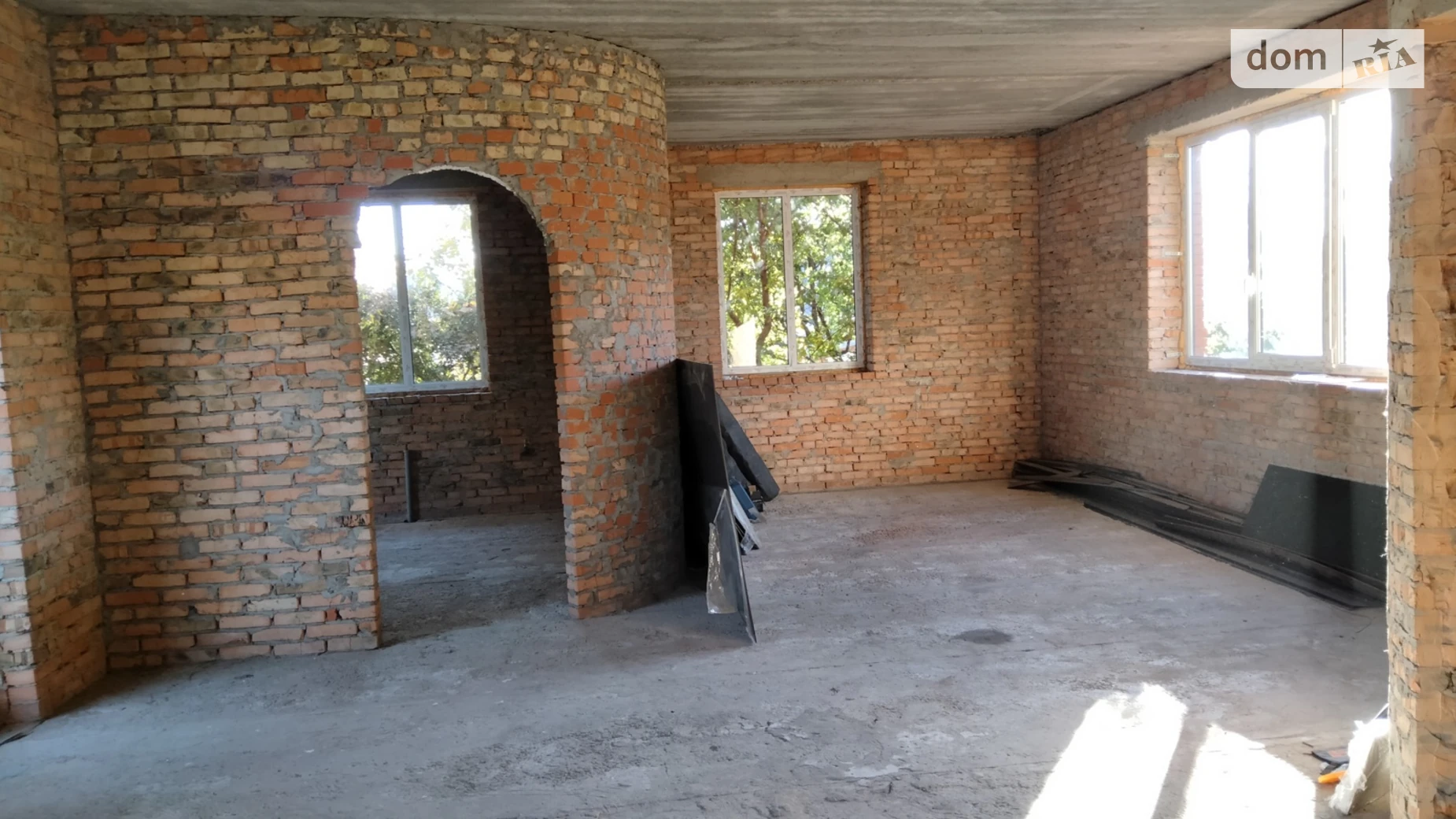 Продается дом на 3 этажа 260 кв. м с гаражом, цена: 278000 $ - фото 5