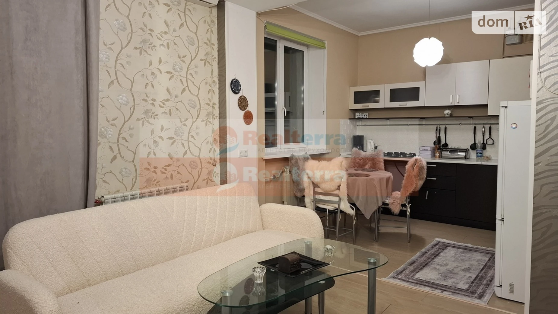 Продается 3-комнатная квартира 84.3 кв. м в Киеве, просп. Леонида Каденюка(Юрия Гагарина), 8А - фото 2