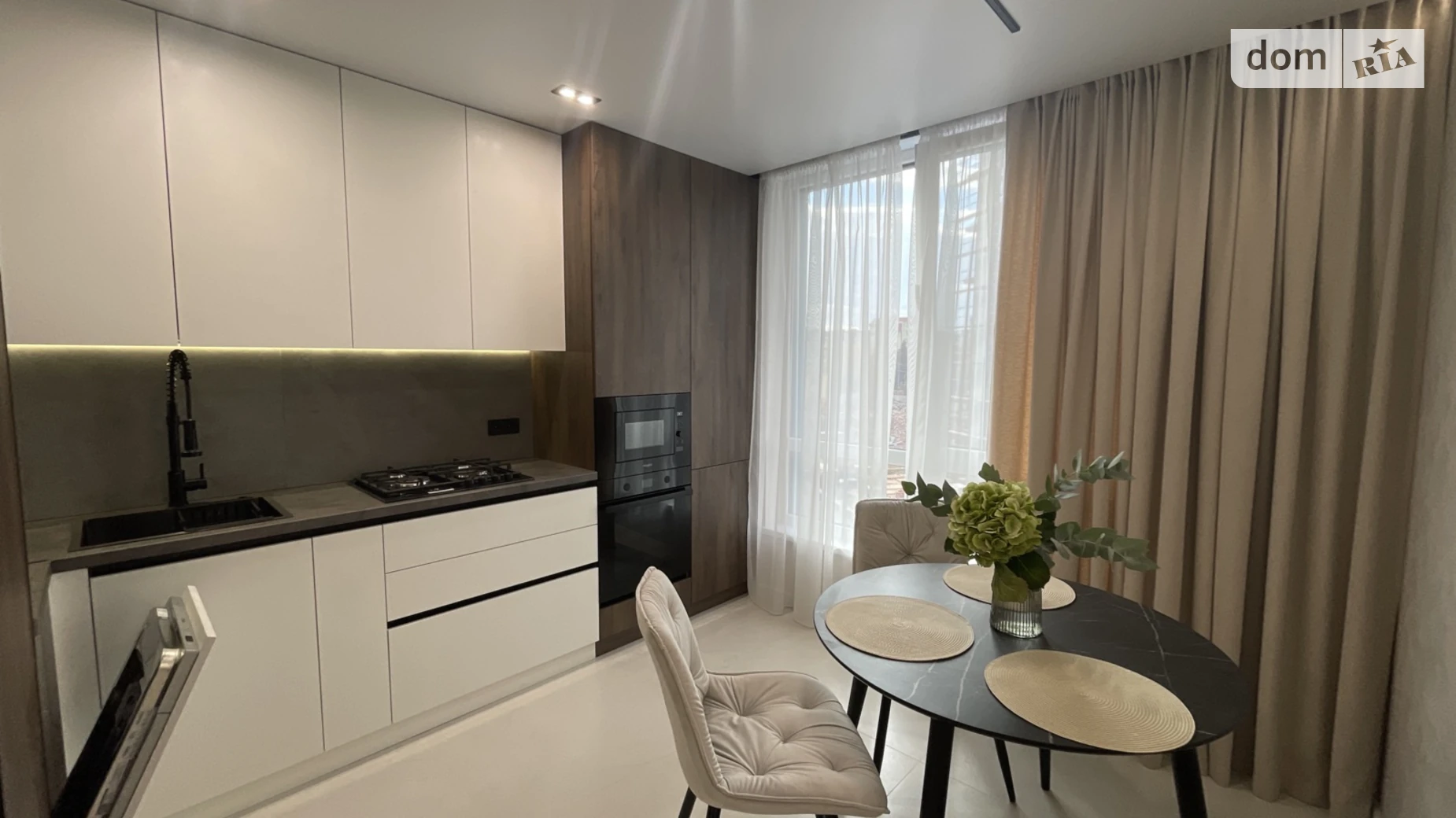 Продается 1-комнатная квартира 39 кв. м в Ивано-Франковске, ул. Юліана Пелеша(Крайковского), 3 корпус 8 - фото 4