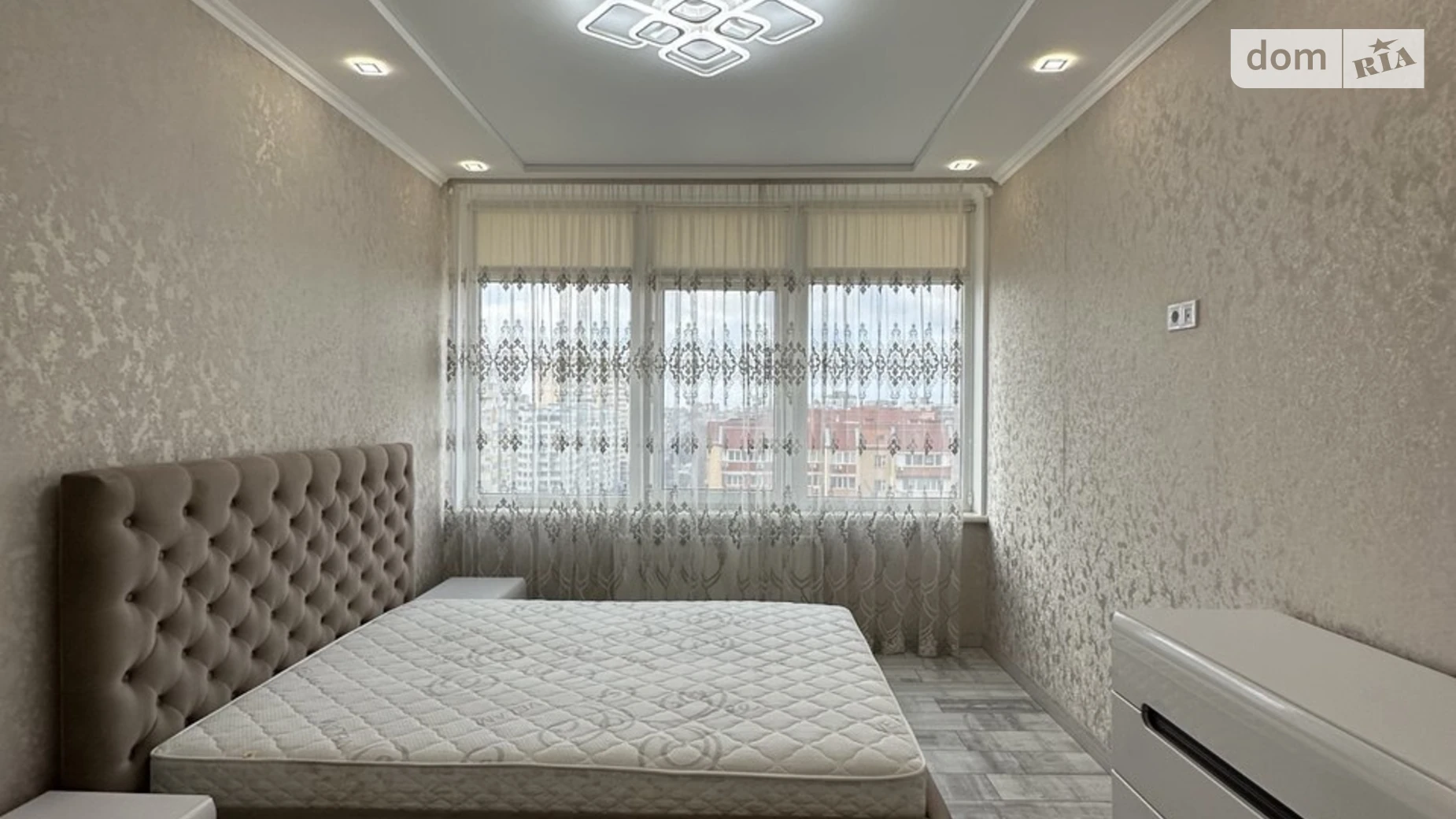 Продается 2-комнатная квартира 60 кв. м в Крыжановка, ул. Академика Сахарова - фото 2