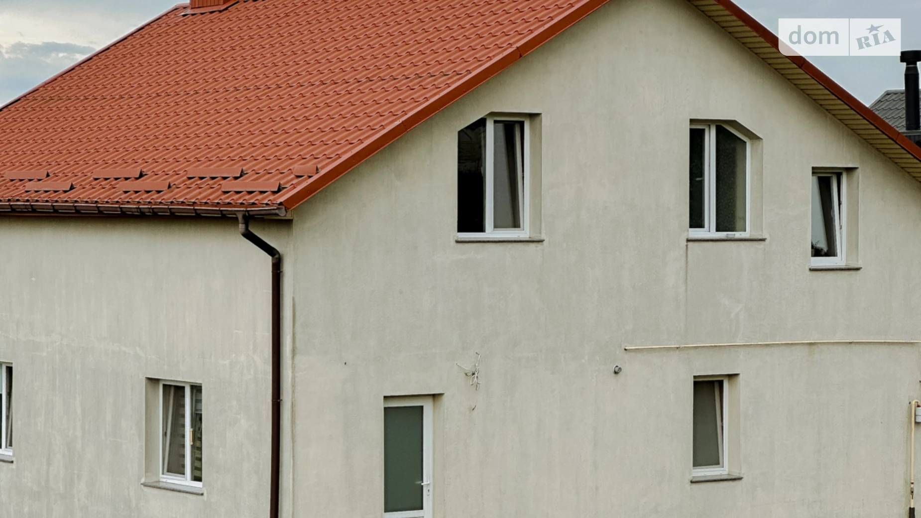 Продается дом на 2 этажа 143 кв. м с бассейном, цена: 125000 $ - фото 2