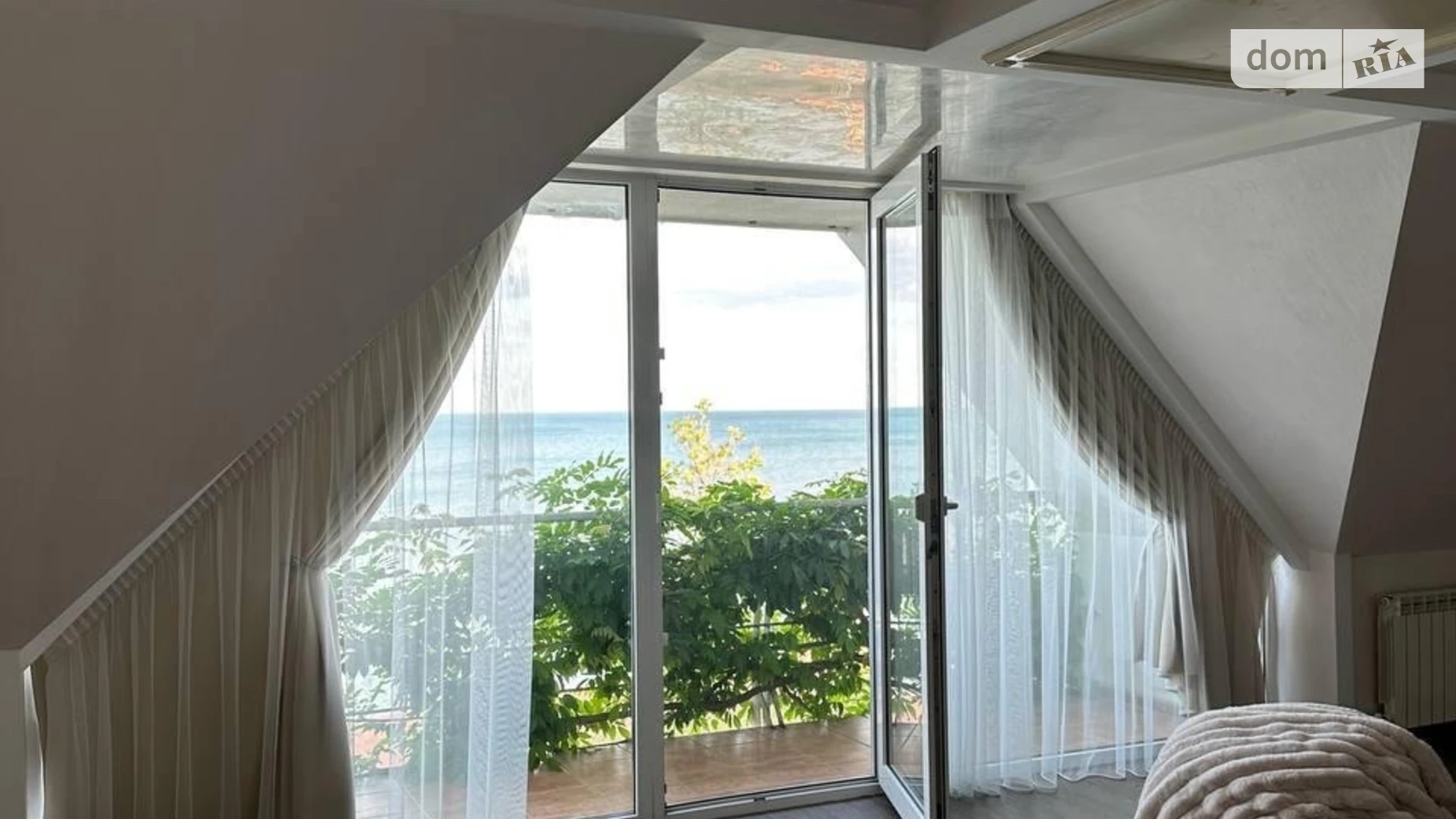 Сдается в аренду дом на 3 этажа 230 кв. м с террасой, цена: 1000 $ - фото 3