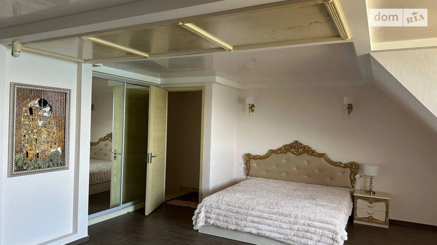 Сдается в аренду дом на 3 этажа 230 кв. м с террасой, цена: 1000 $ - фото 4
