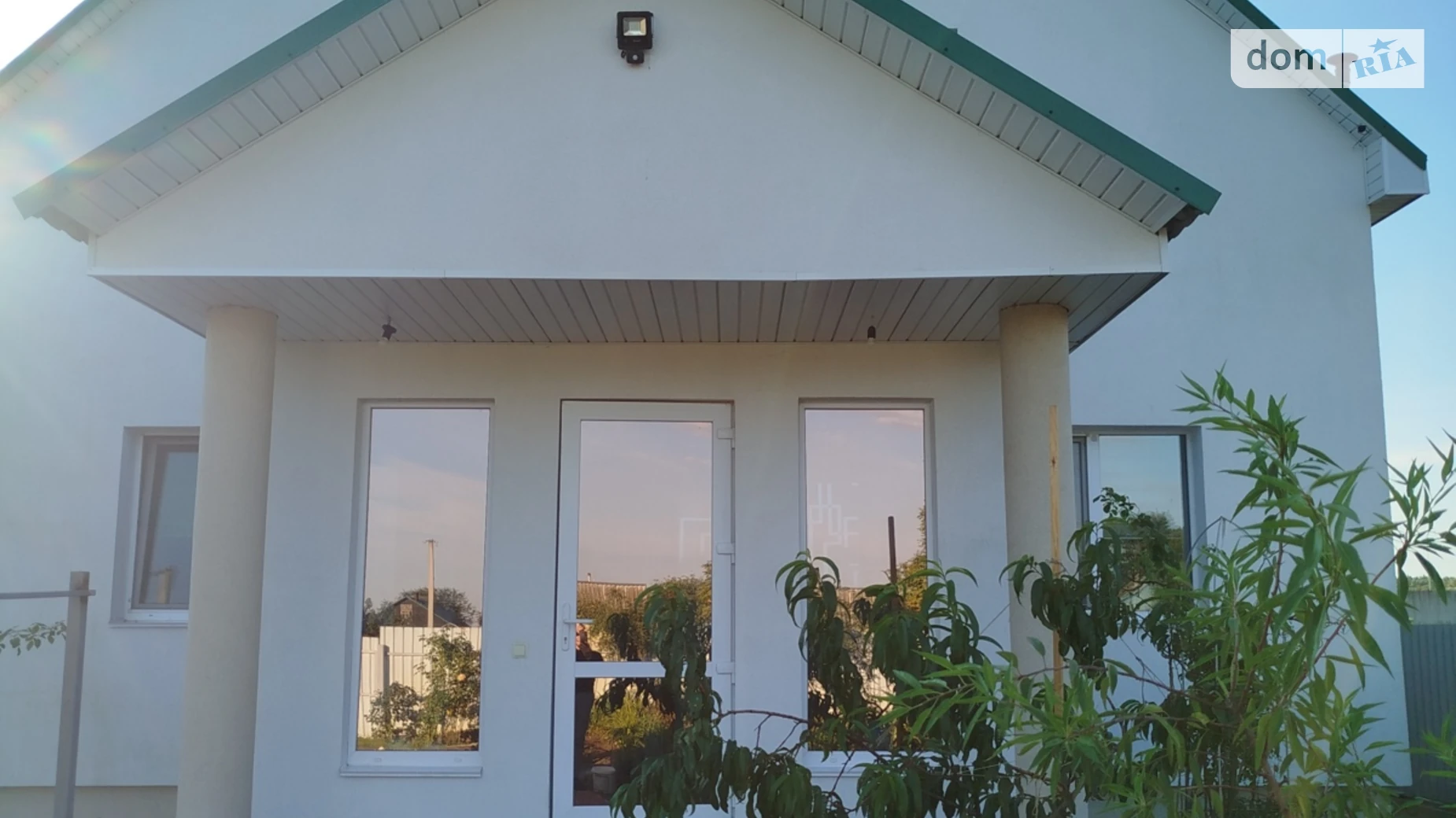 Продается дом на 2 этажа 234 кв. м с камином, цена: 140000 $ - фото 2