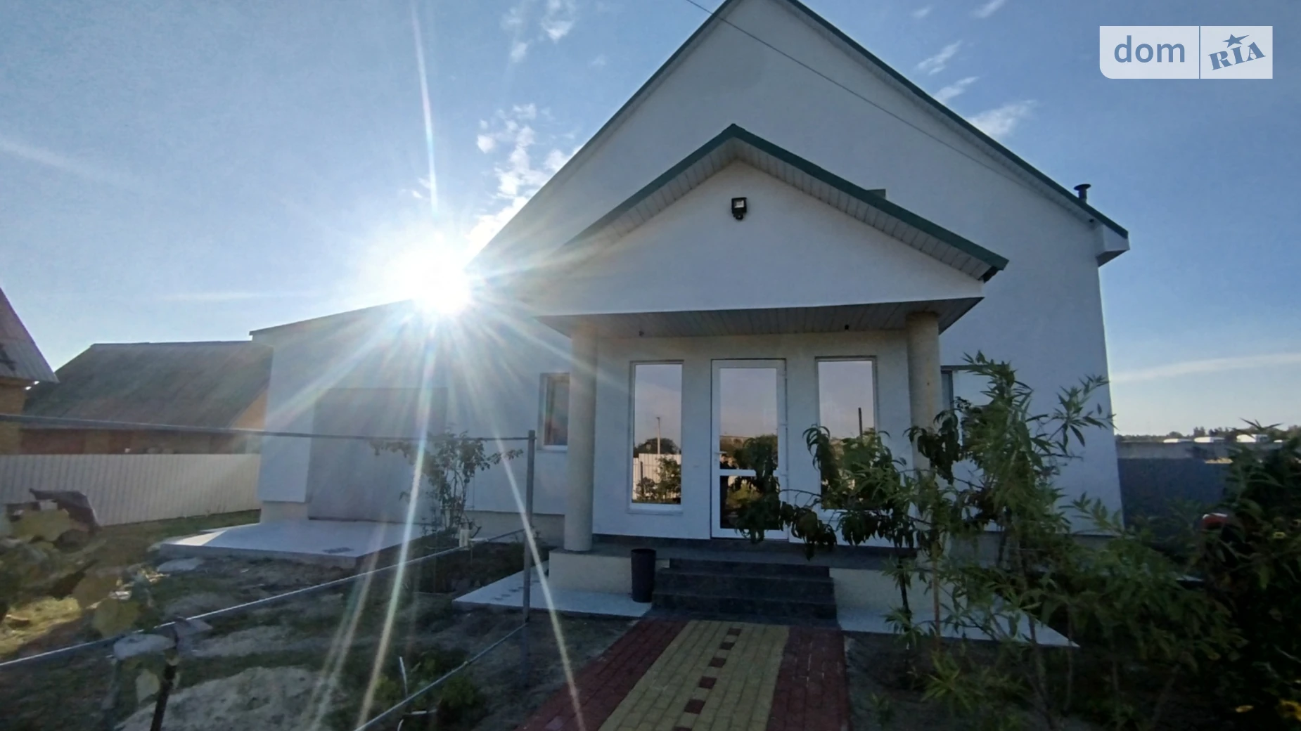 Продается дом на 2 этажа 234 кв. м с камином, цена: 140000 $ - фото 3