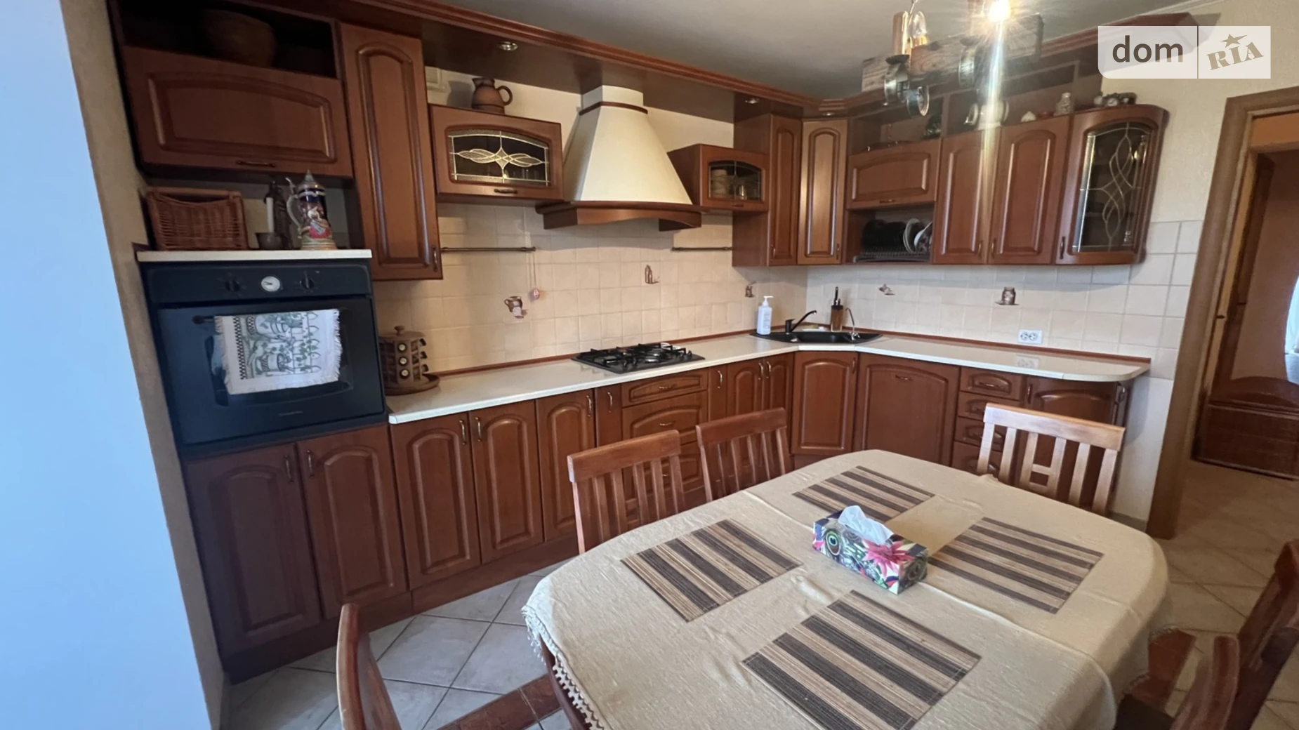 4-комнатная квартира 166.1 кв. м в Тернополе, ул. Липовая, 25 - фото 2