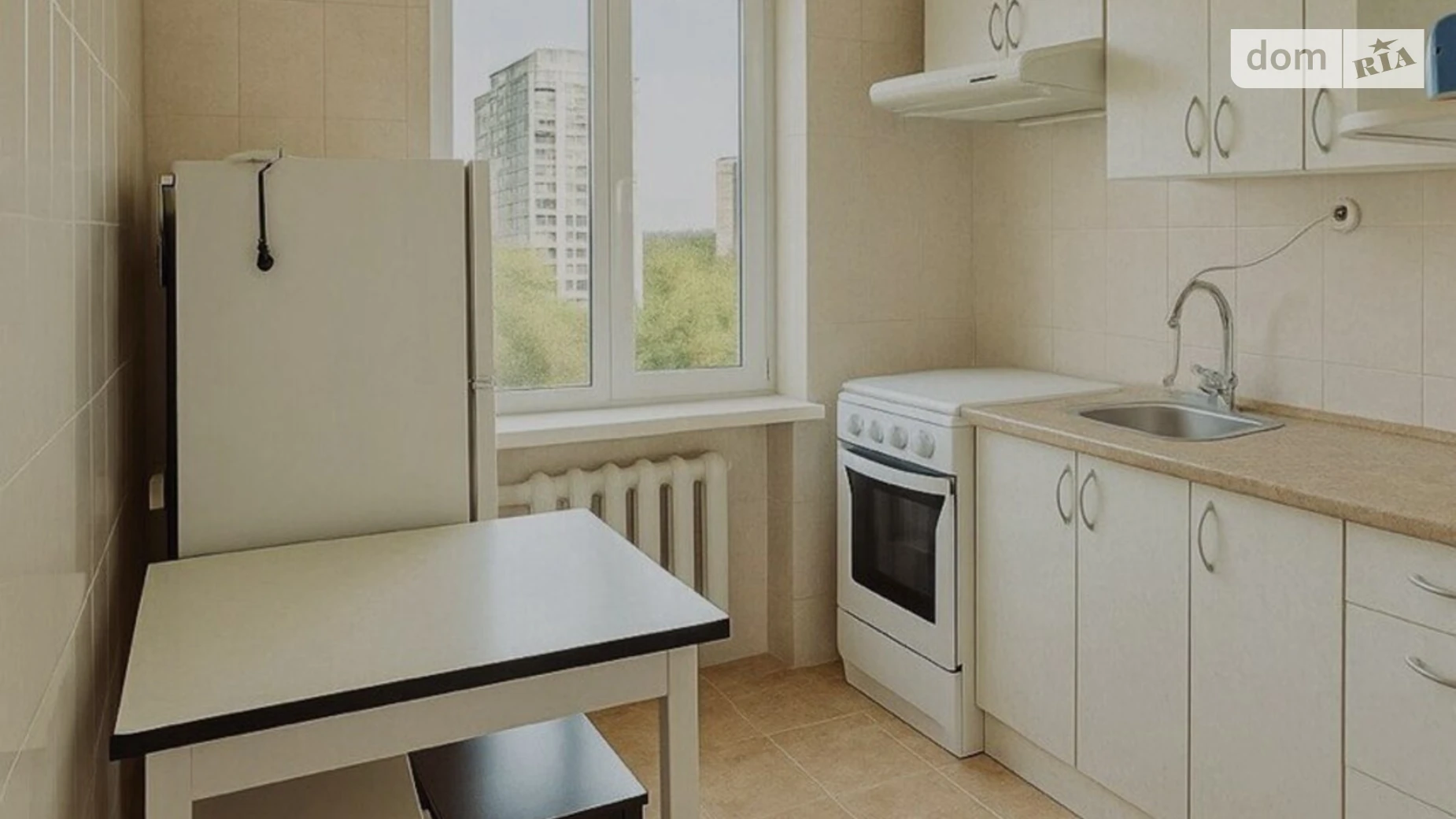 Продается 2-комнатная квартира 42.8 кв. м в Киеве, просп. Леся Курбаса(50-летия Октября), 9 - фото 2