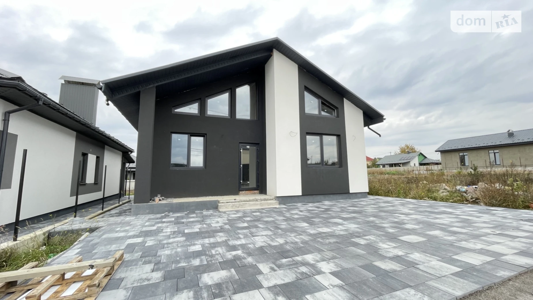 Продается дом на 2 этажа 160 кв. м с бассейном, цена: 160000 $ - фото 2