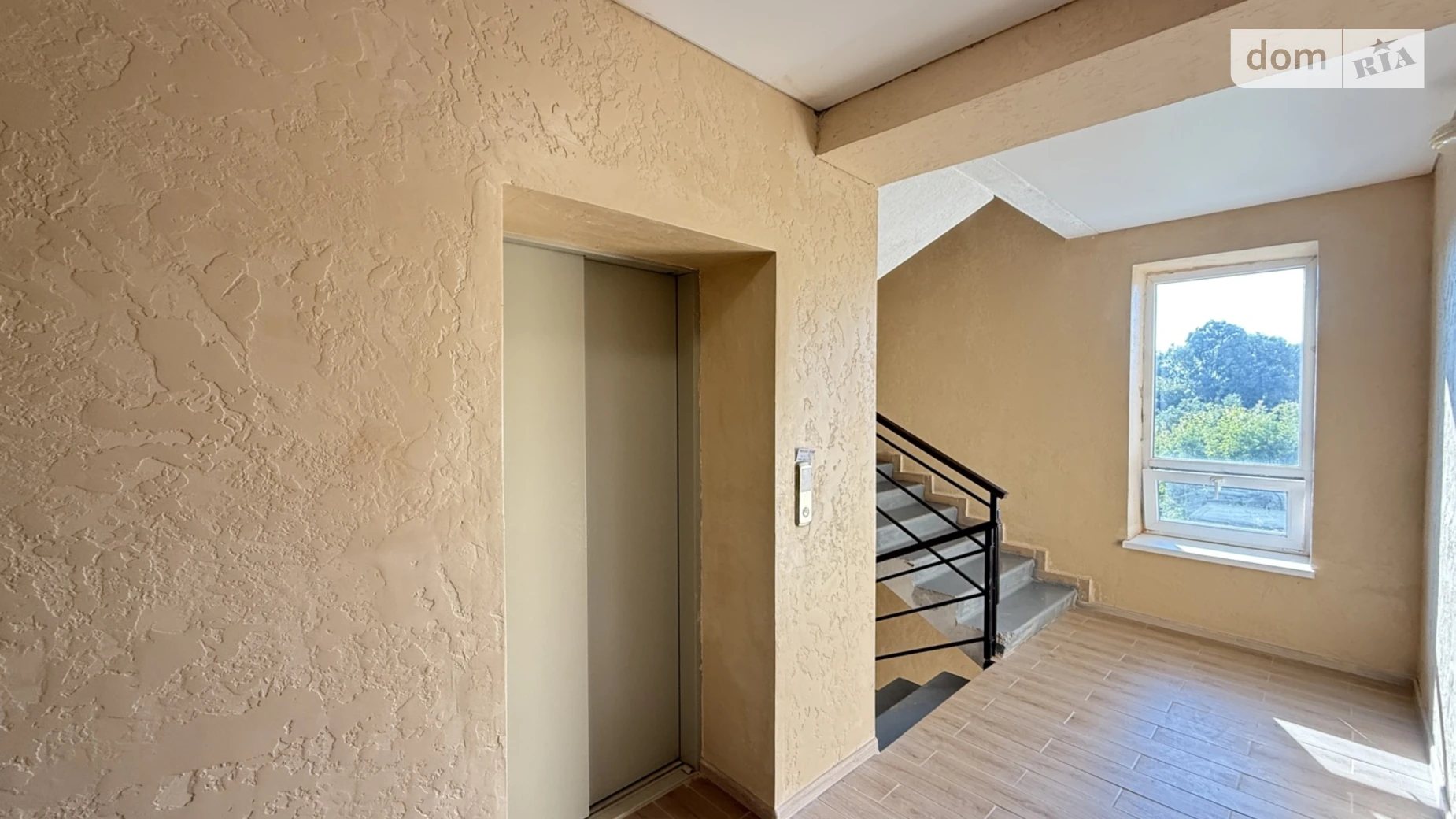 Продается 2-комнатная квартира 46.1 кв. м в Гостомеле, ул. Мирная, 3Б - фото 2