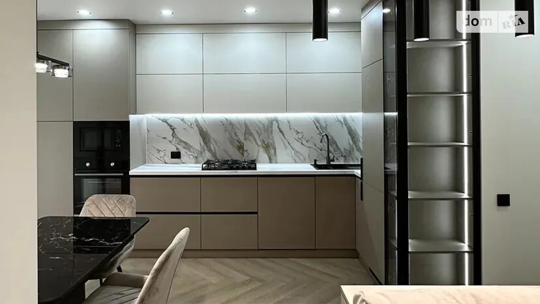 Продается 2-комнатная квартира 71 кв. м в Ивано-Франковске, ул. Юліана Пелеша(Крайковского), 3 корпус 10 - фото 3