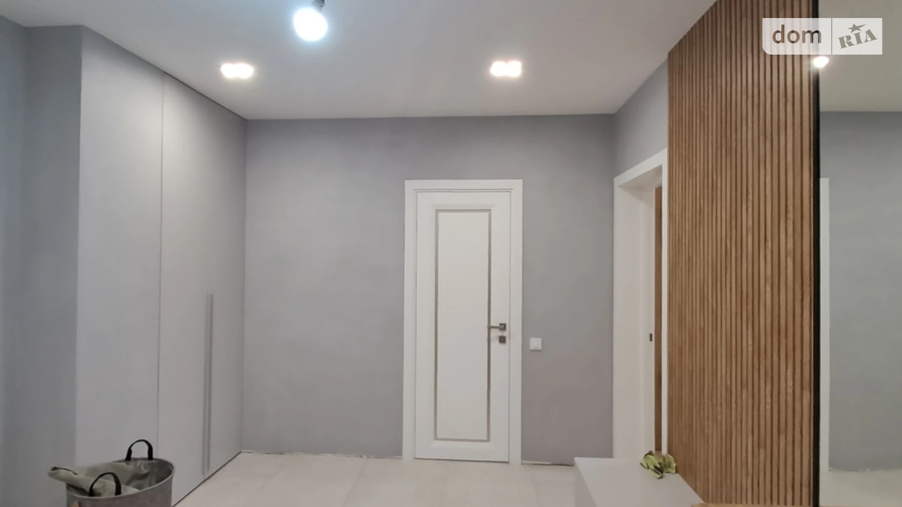 Сдается в аренду 1-комнатная квартира 67 кв. м в, цена: 800 $ - фото 2