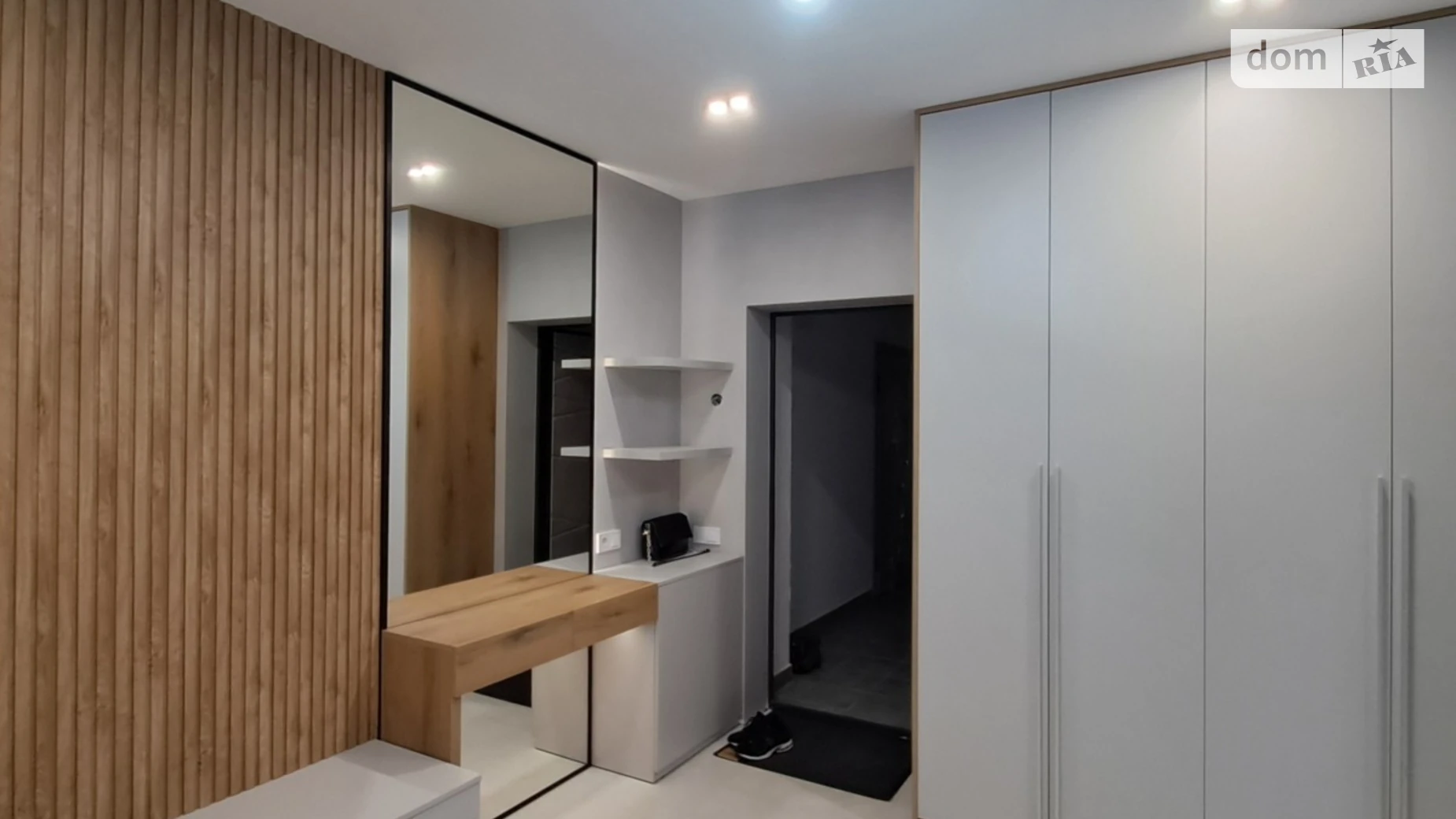 Сдается в аренду 2-комнатная квартира 67 кв. м в Черновцах, Руська - фото 2