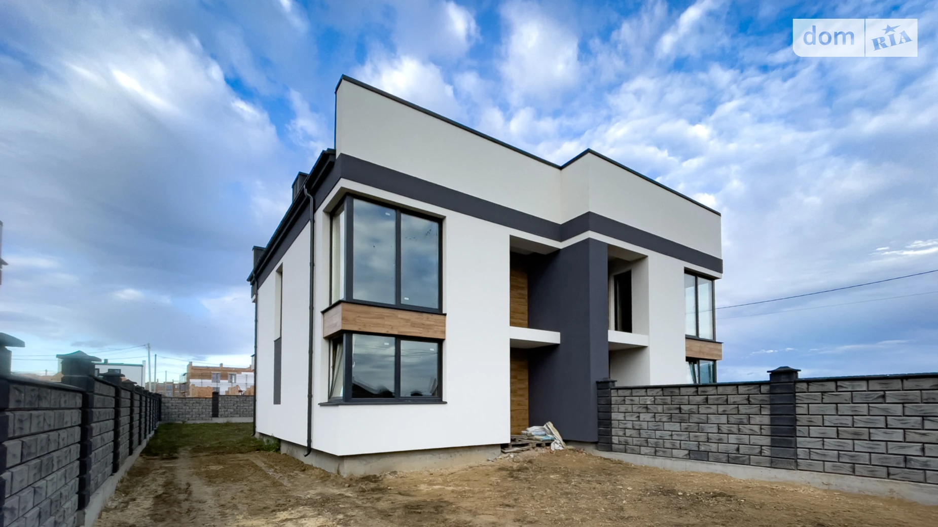 Продается часть дома 108 кв. м с бассейном, цена: 115000 $ - фото 3