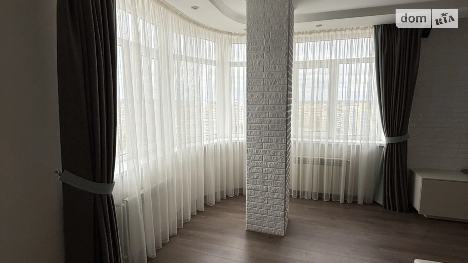 Продається 1-кімнатна квартира 74 кв. м у Полтаві, бул. Хмельницького Богдана, 21 - фото 2