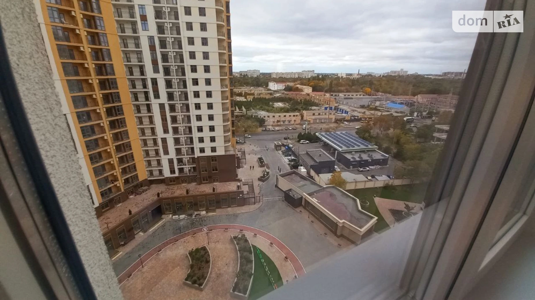 Продается 1-комнатная квартира 42.2 кв. м в Одессе, ул. Краснова, 3/61 - фото 2