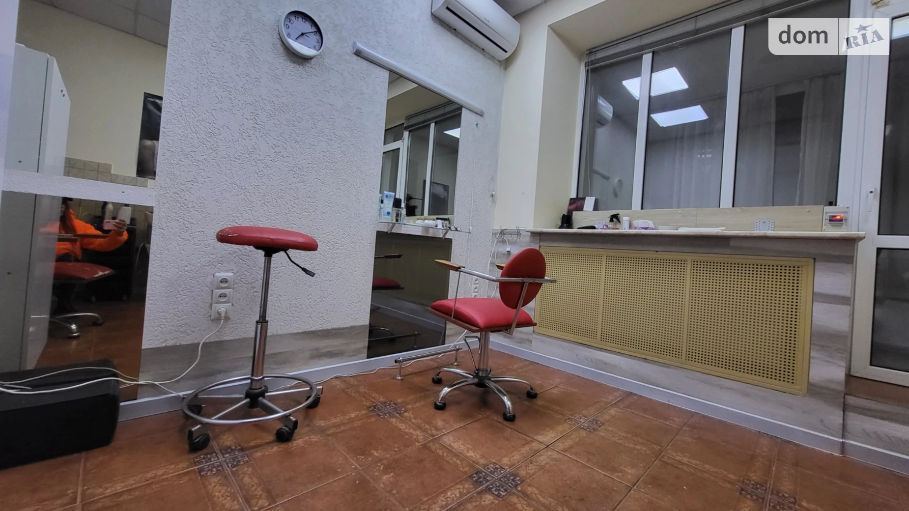 Продается офис 61.7 кв. м в бизнес-центре, цена: 125000 $ - фото 3
