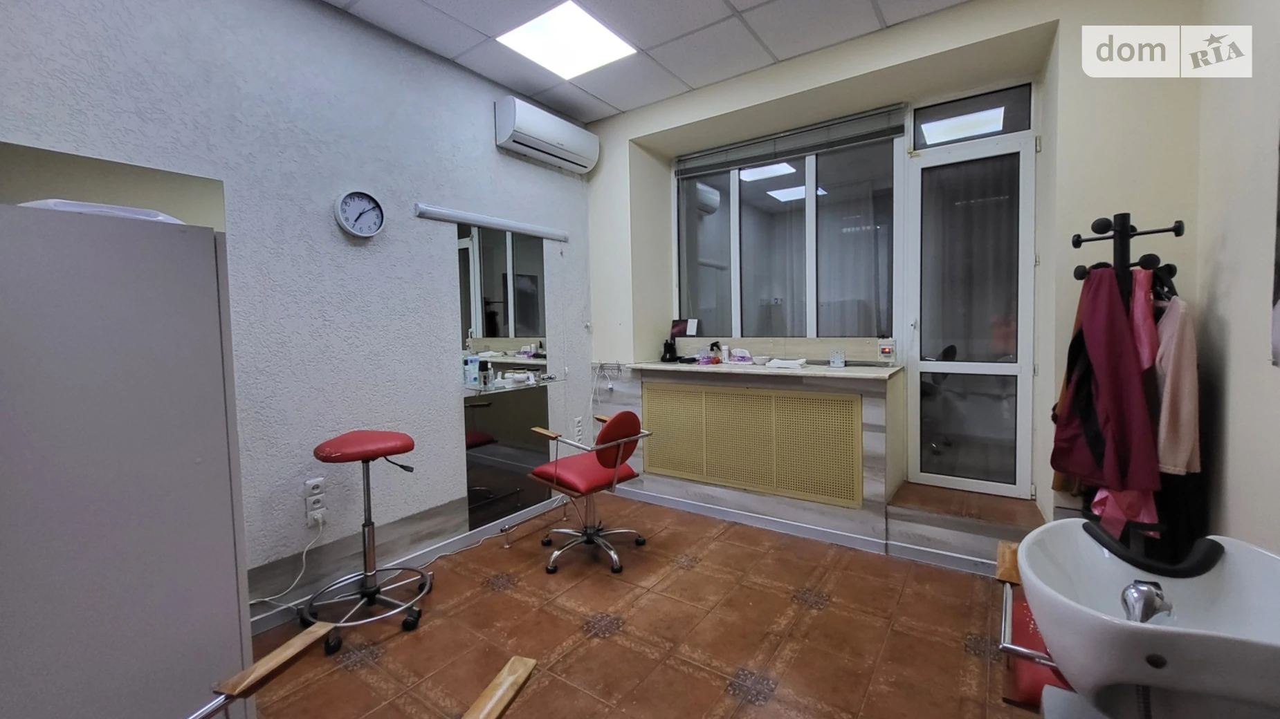 Продается офис 61.7 кв. м в бизнес-центре, цена: 125000 $ - фото 4