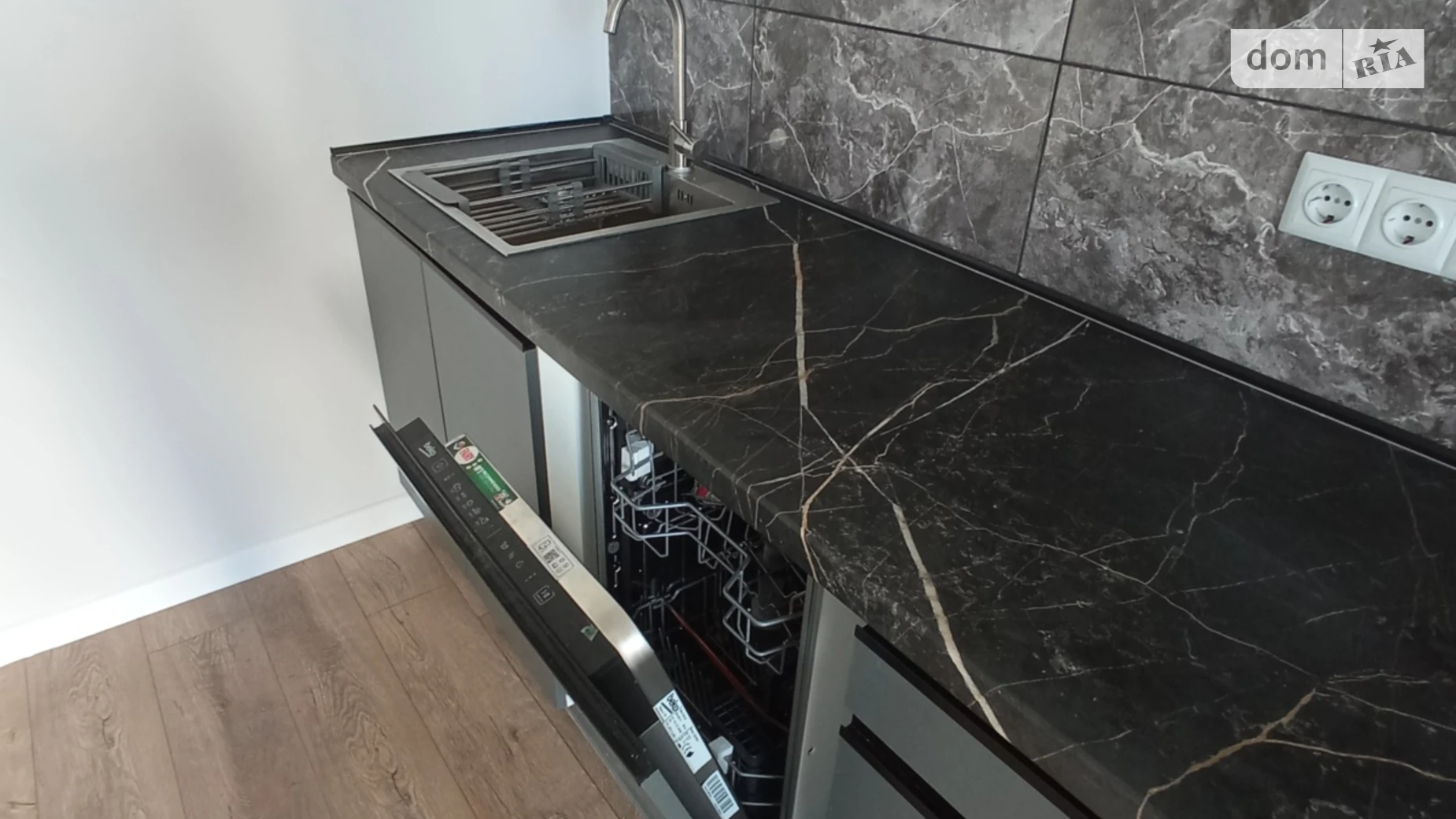 Продается 1-комнатная квартира 44.7 кв. м в, цена: 66500 $ - фото 3