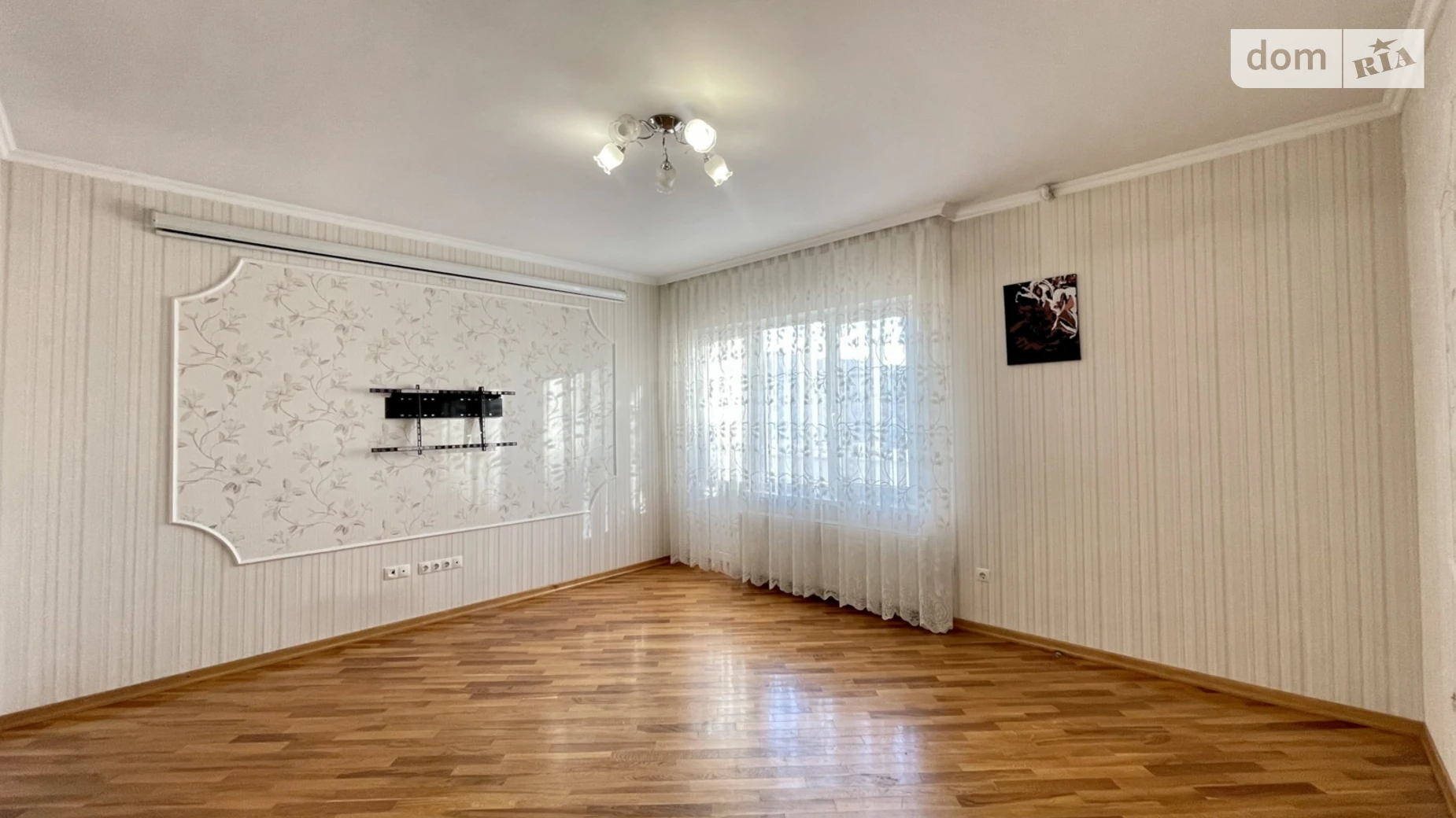 Продается 3-комнатная квартира 89.4 кв. м в Черновцах, ул. Русская - фото 2