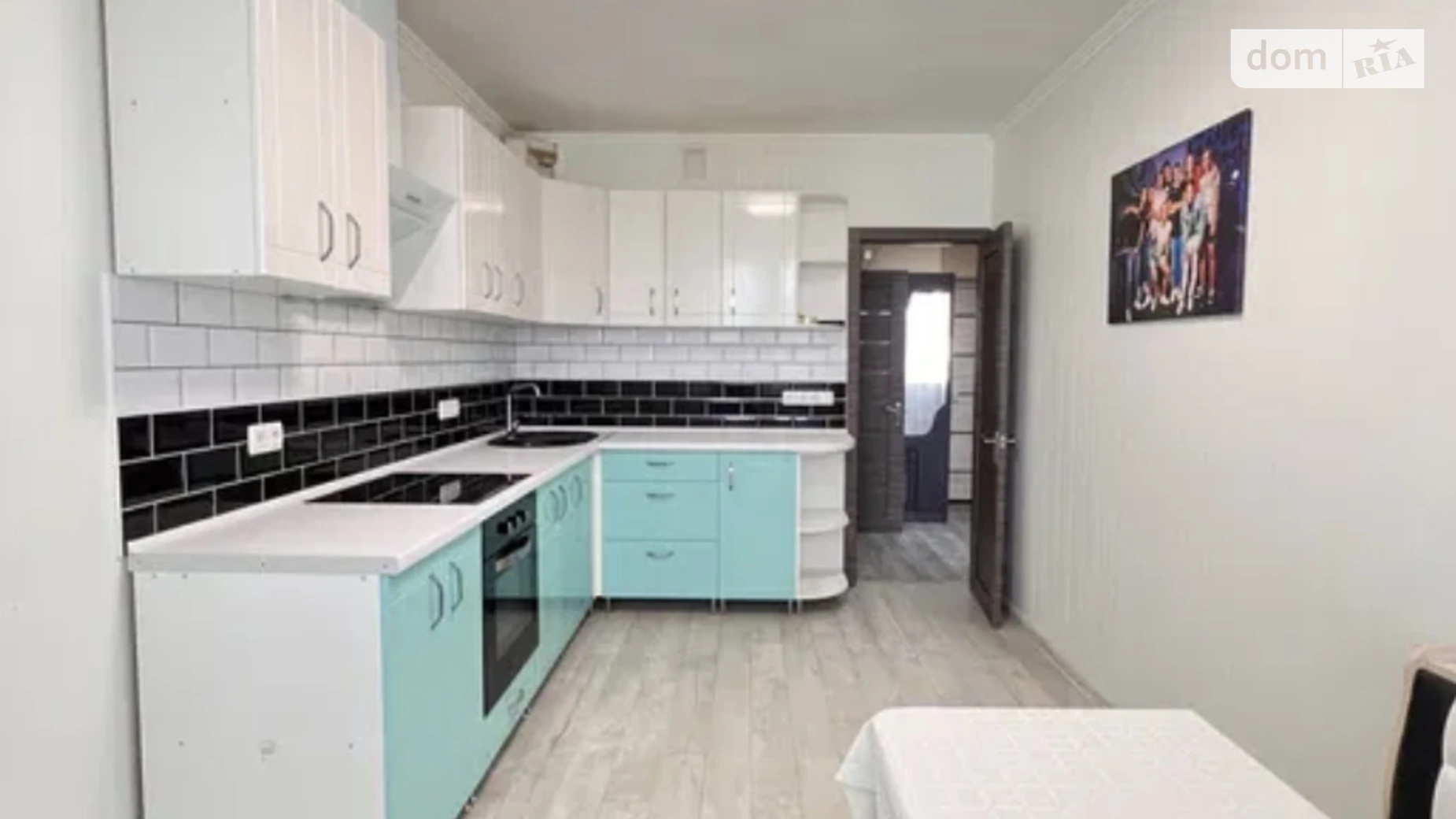 Продается 1-комнатная квартира 45 кв. м в Харькове, ул. Гвардейцев-Широнинцев, 70Б - фото 2