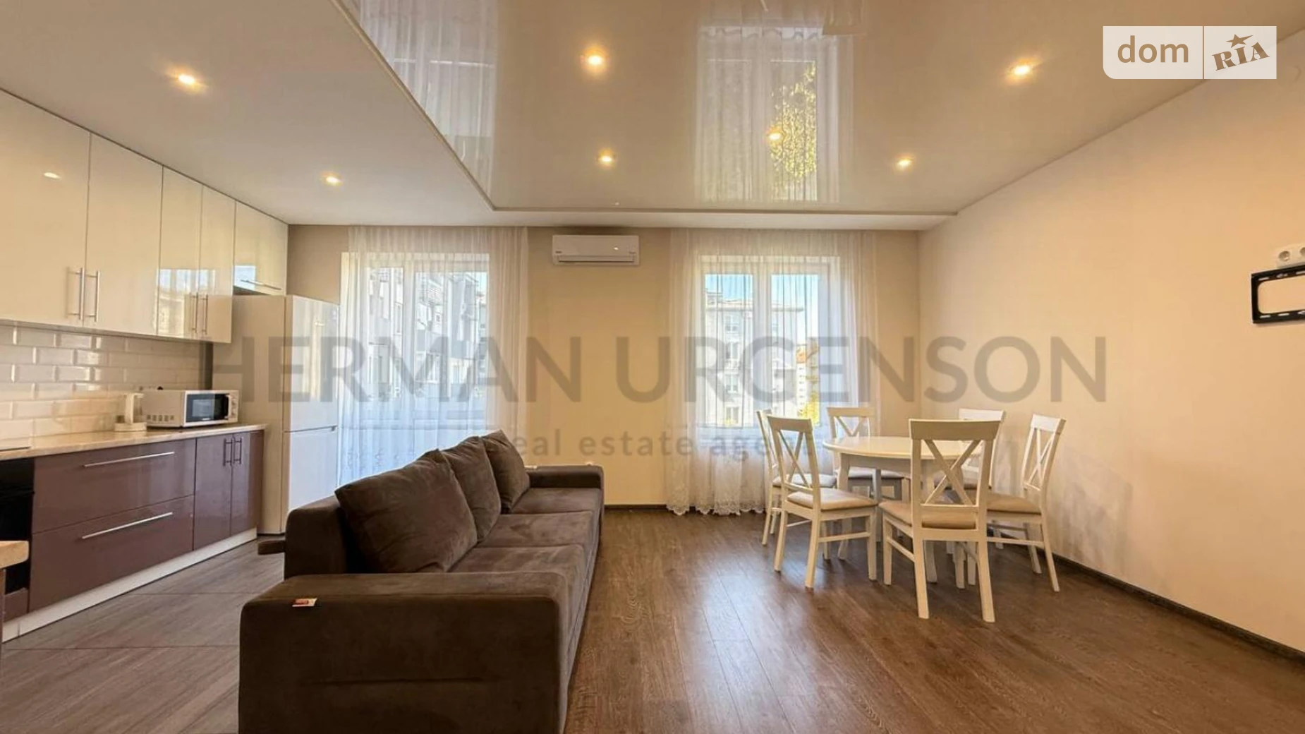 Продается 2-комнатная квартира 78 кв. м в Ужгороде, ул. Национальной Гвардии(Гвардейская) - фото 2