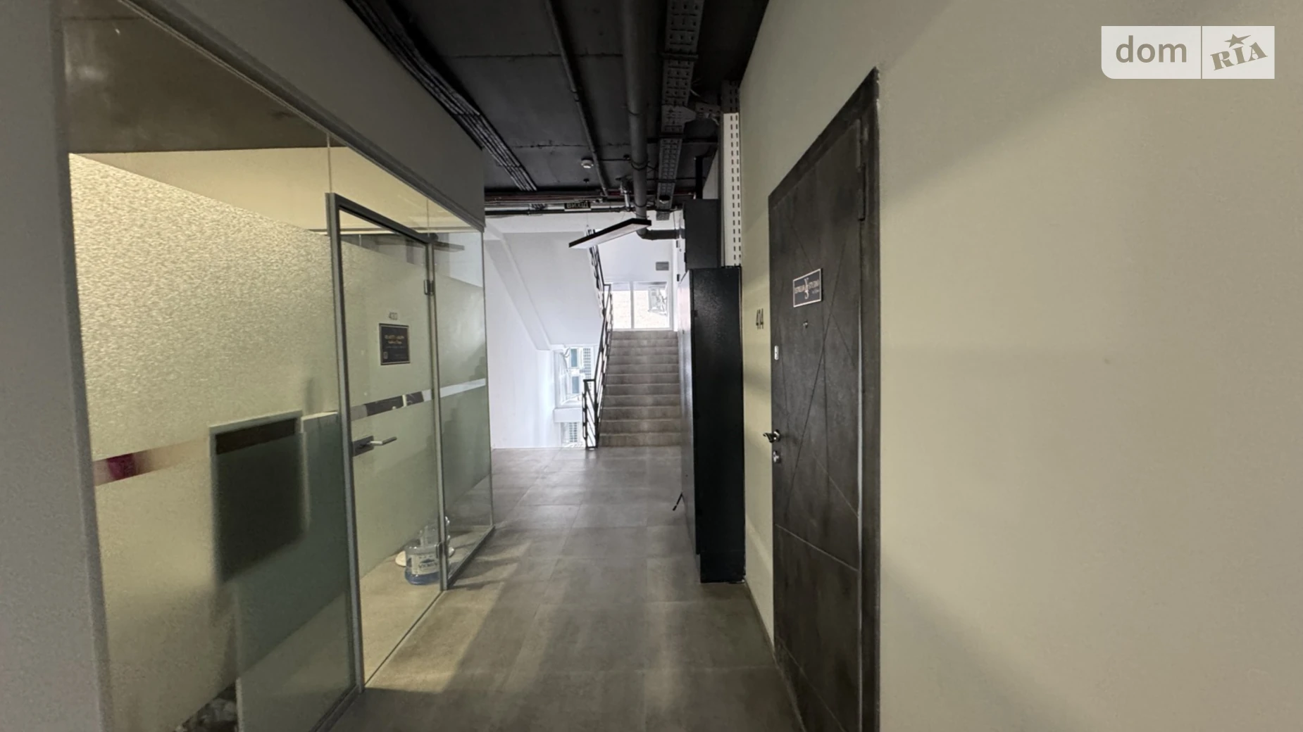Продається офіс 35 кв. м в бізнес-центрі, цена: 37000 $ - фото 2