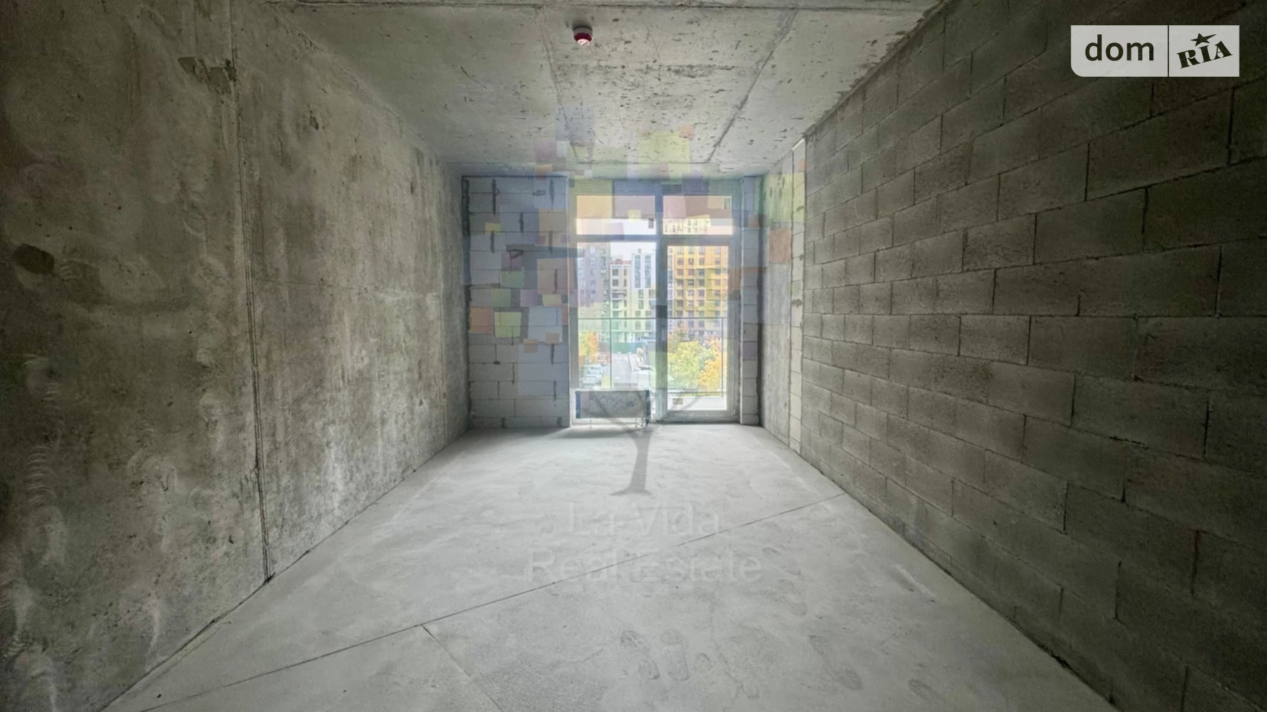 Продается 2-комнатная квартира 54 кв. м в Киеве, ул. Салютная, 2 корпус 18 - фото 2