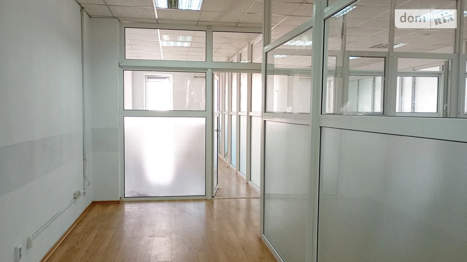 Продается офис 158 кв. м в бизнес-центре, цена: 270000 $ - фото 2