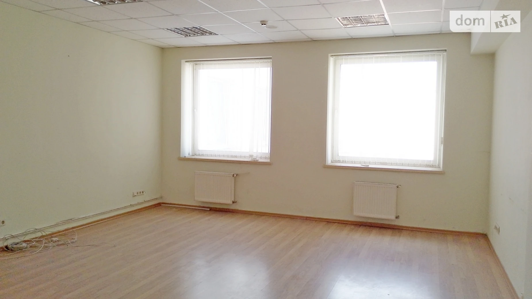 Сдается в аренду офис 38 кв. м в бизнес-центре, цена: 16800 грн - фото 2