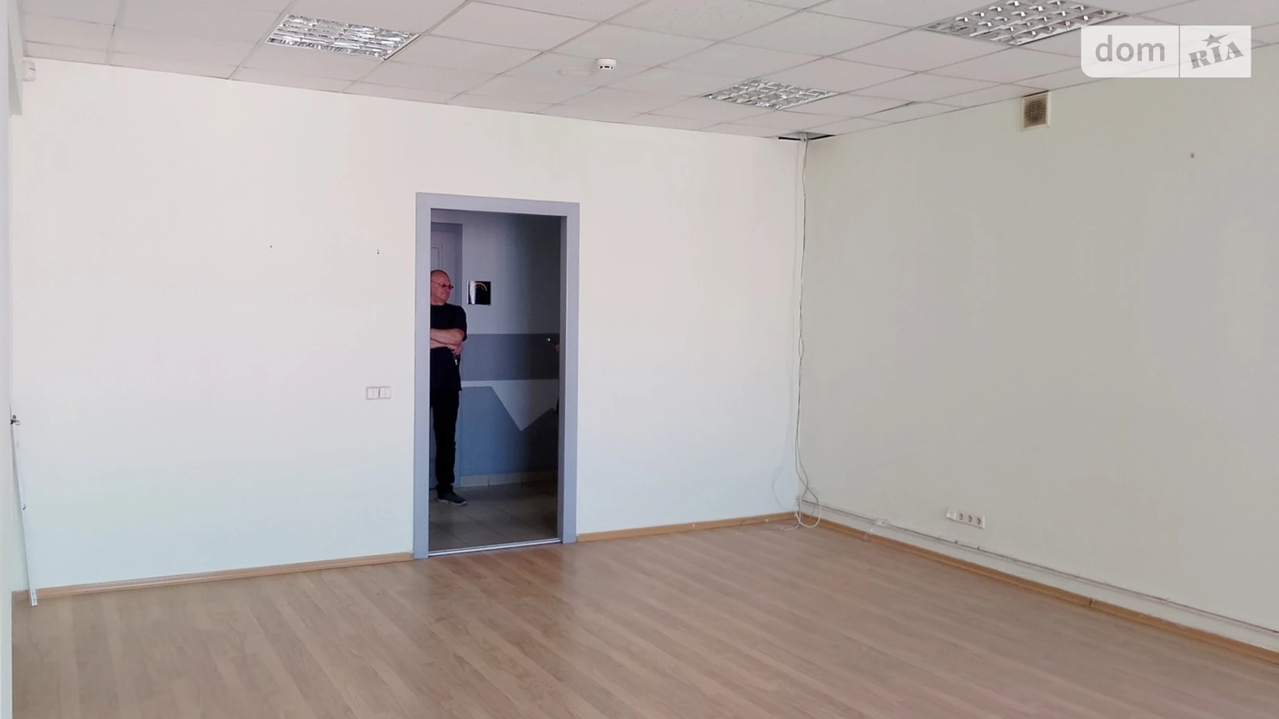 Сдается в аренду офис 38 кв. м в бизнес-центре, цена: 16800 грн - фото 3