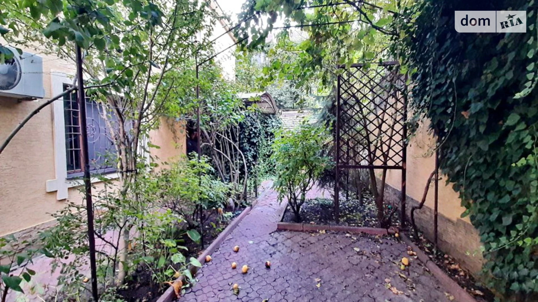 Продается дом на 3 этажа 248 кв. м с баней/сауной, цена: 207000 $ - фото 2