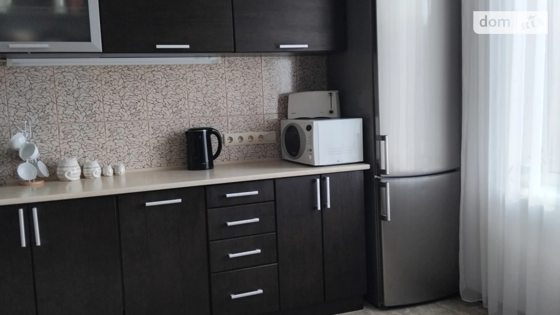 Сдается в аренду дом на 2 этажа 255 кв. м с террасой, цена: 1000 $ - фото 4