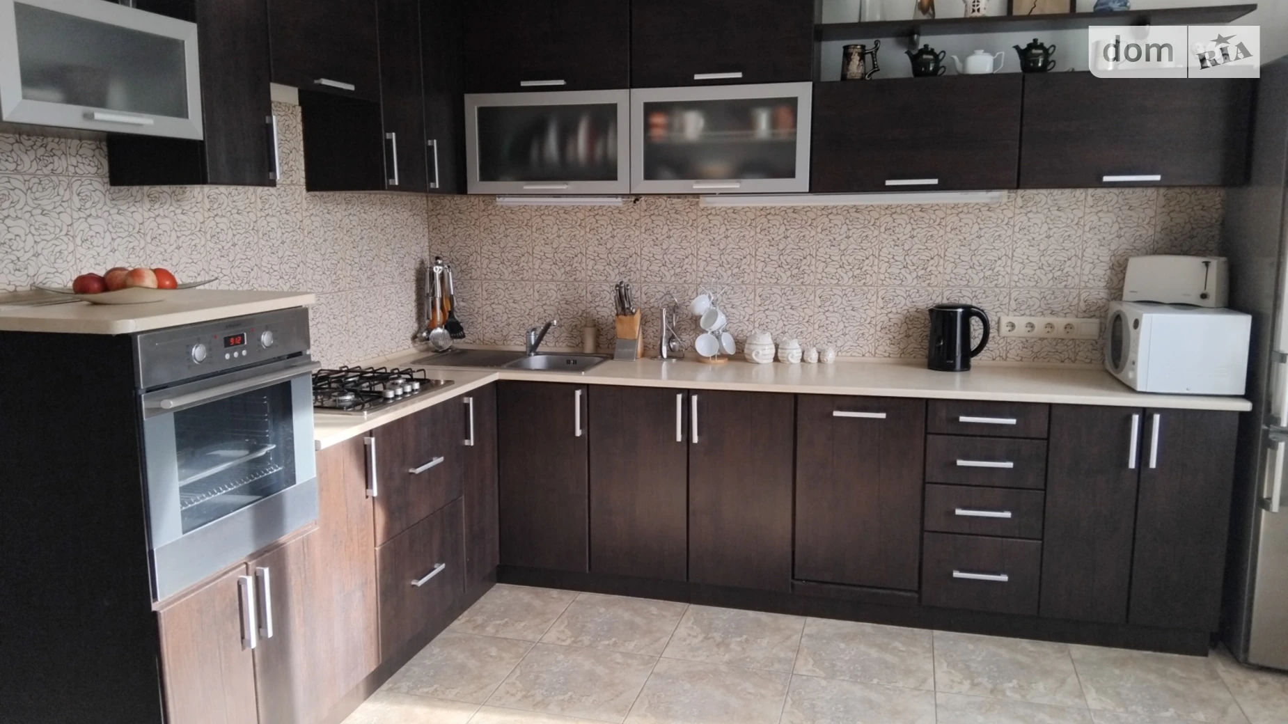 Сдается в аренду дом на 2 этажа 255 кв. м с террасой, цена: 1000 $ - фото 2