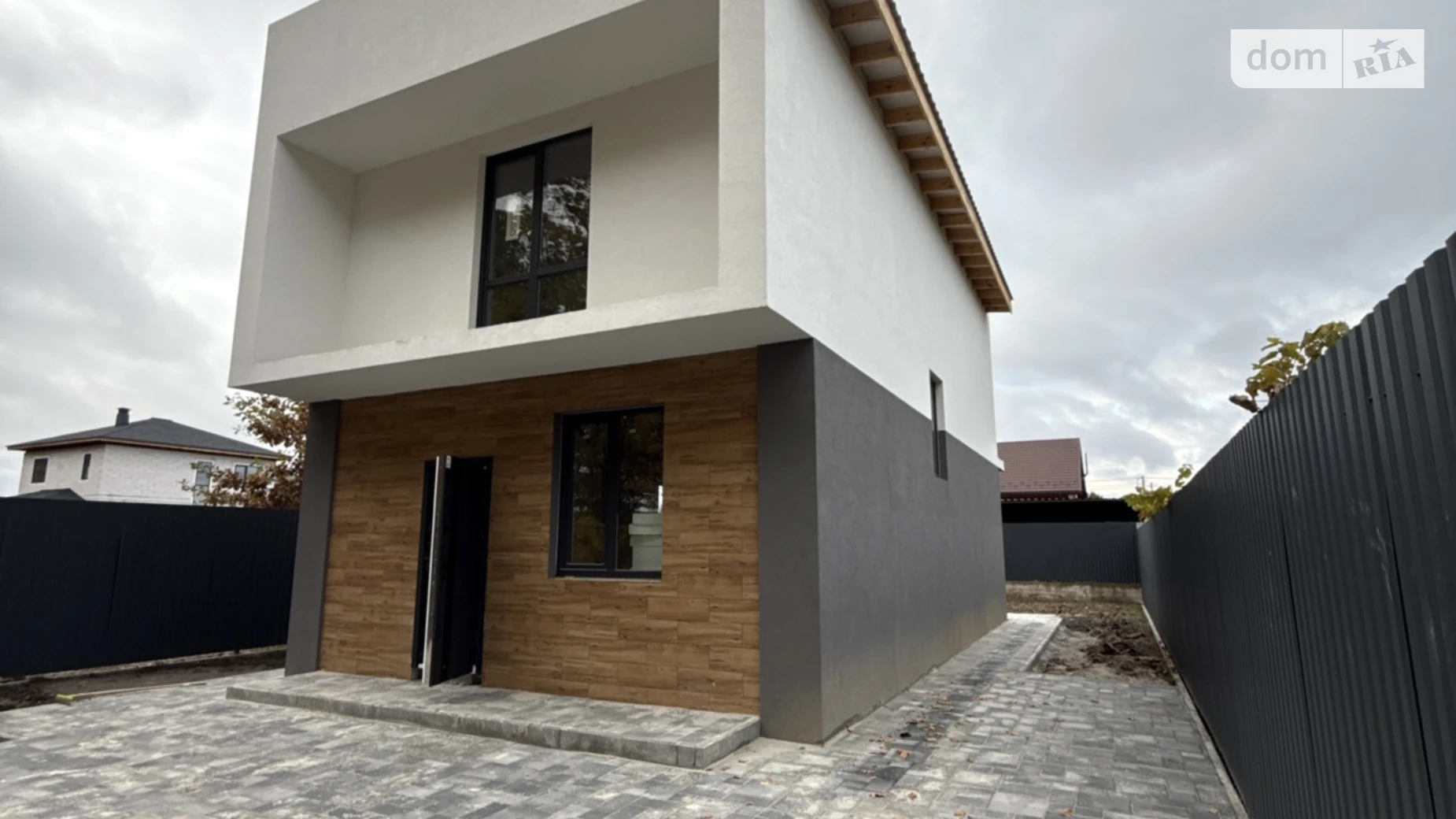 Продается дом на 2 этажа 112 кв. м с камином, цена: 79000 $ - фото 2