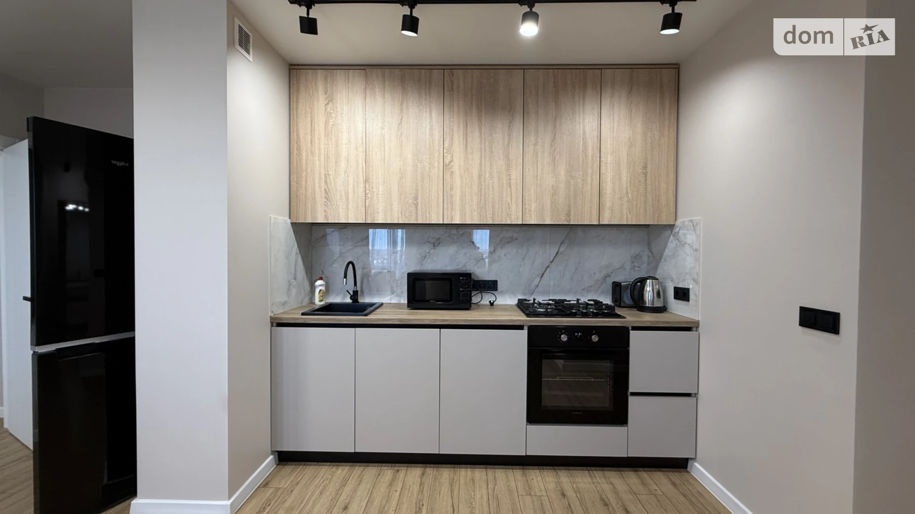 Сдается в аренду 1-комнатная квартира 43 кв. м в Ивано-Франковске, ул. Бандеры Степана, 77Б - фото 2