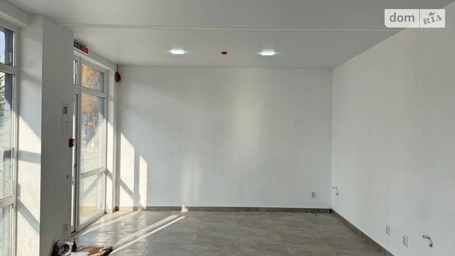 Сдается в аренду помещения свободного назначения 40 кв. м в 1-этажном здании, цена: 30000 грн - фото 4