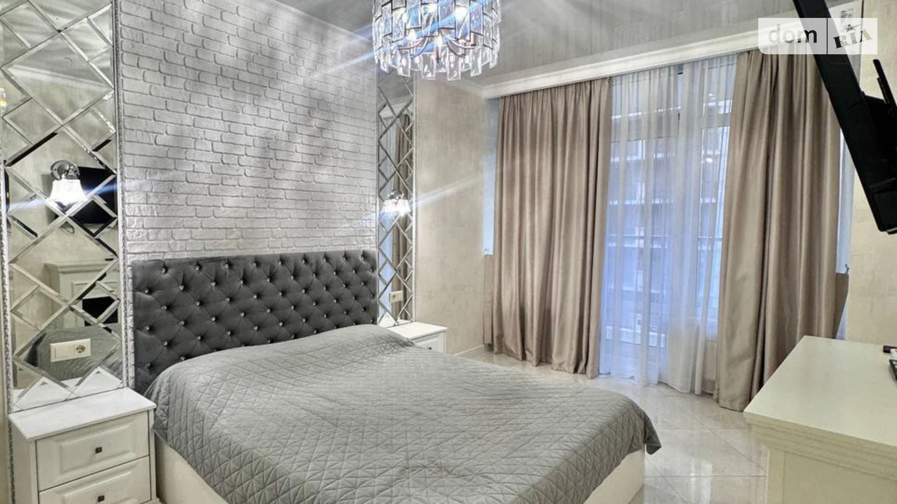 Продается 1-комнатная квартира 43 кв. м в Одессе, ул. Генуэзская, 3Б - фото 2