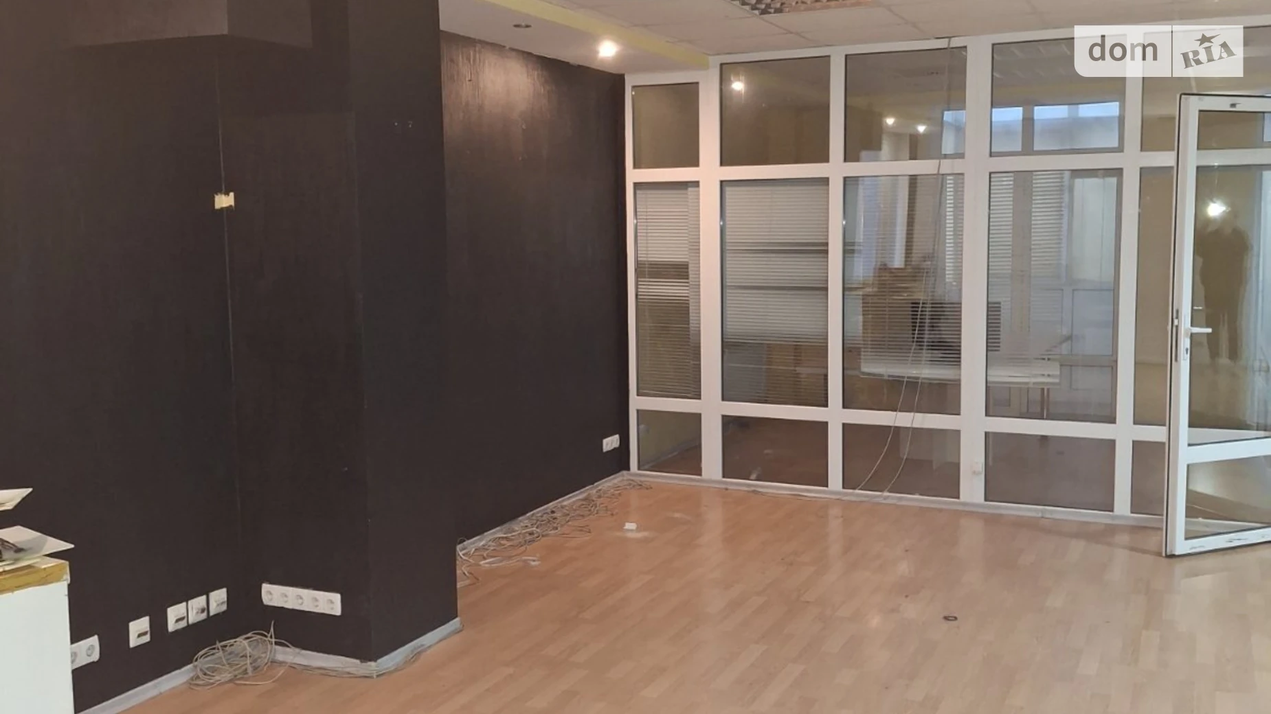 Сдается в аренду офис 66.1 кв. м в бизнес-центре, цена: 11250 грн - фото 4