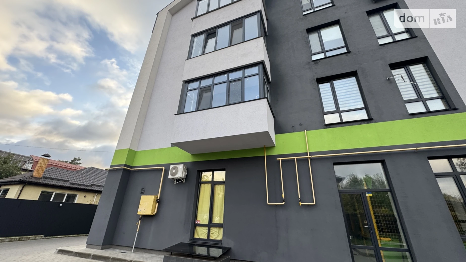 Продается 2-комнатная квартира 58 кв. м в Ирпене, ул. Соборная(ІІІ Интернационала), 68 - фото 2